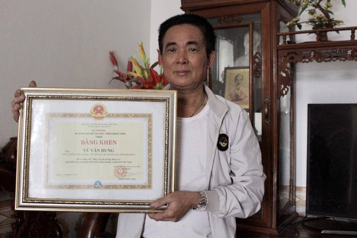 'Kỹ sư' lớp 5 chế tạo hàng chục loại máy nông nghiệp - 1