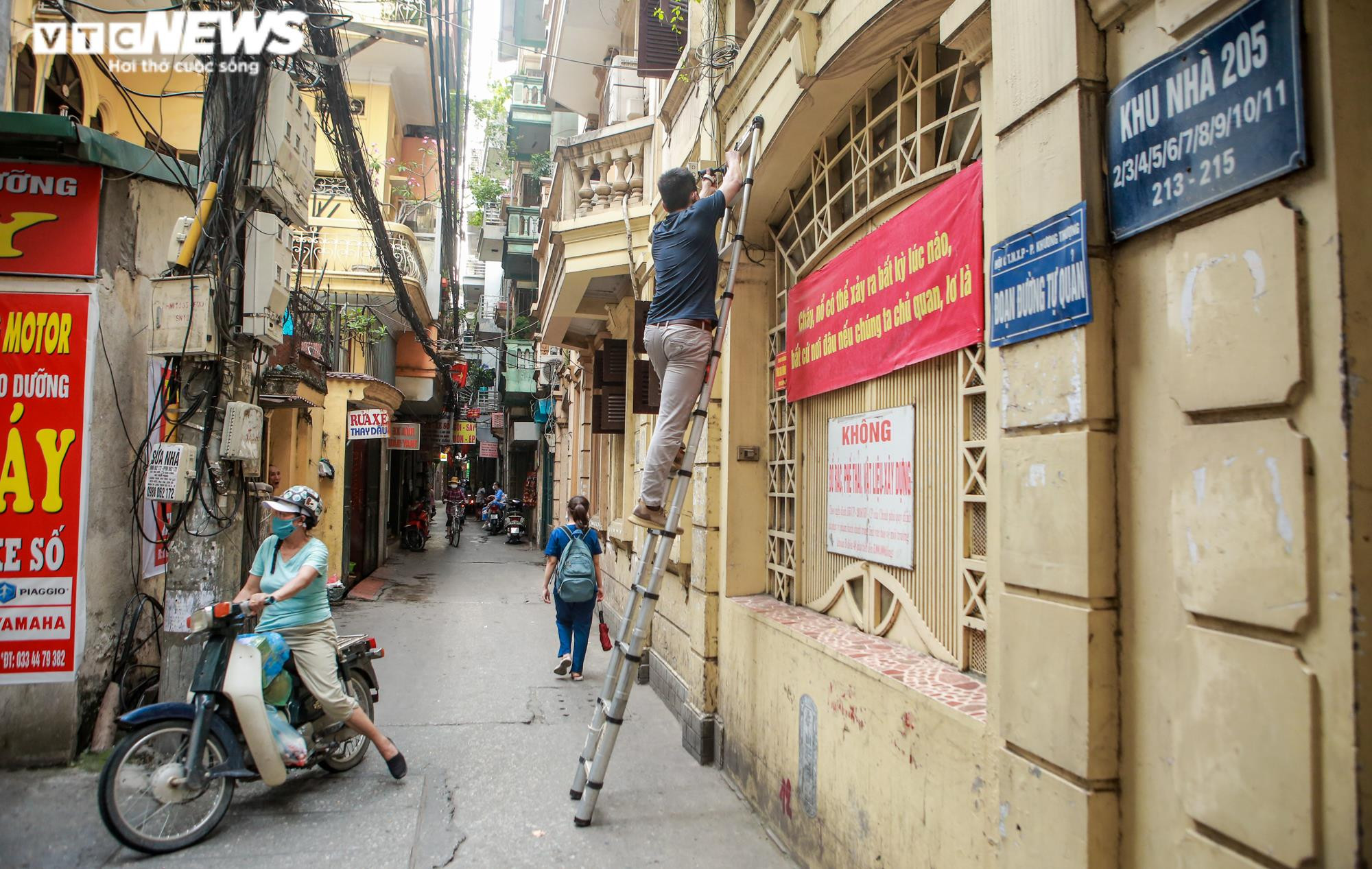 Ảnh: 'Mắt thần' ngày đêm bảo vệ an ninh cho ngõ phố Thủ đô - 2