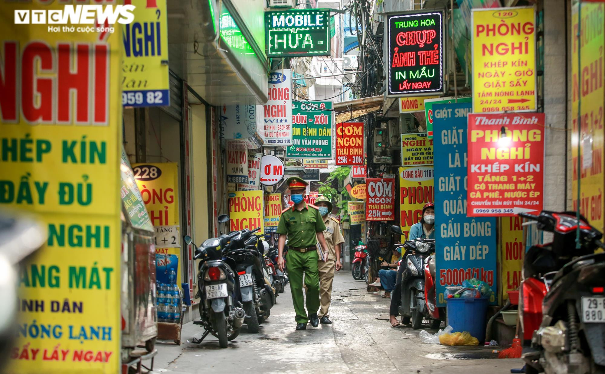 Ảnh: 'Mắt thần' ngày đêm bảo vệ an ninh cho ngõ phố Thủ đô - 1