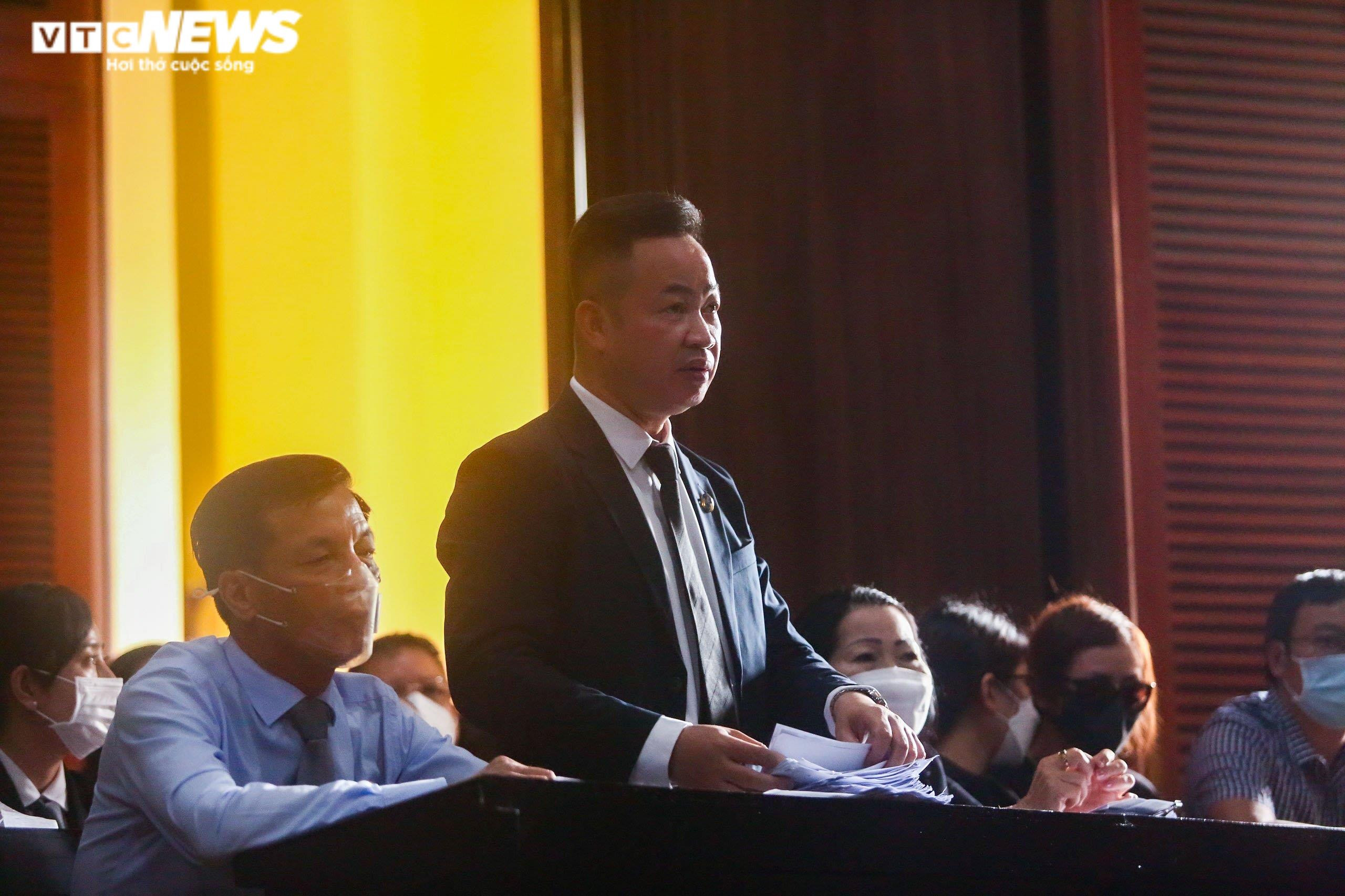 Bé gái 8 tuổi bị ‘dì ghẻ’ hành hạ tới chết: Trả hồ sơ điều tra lại là công minh - 3