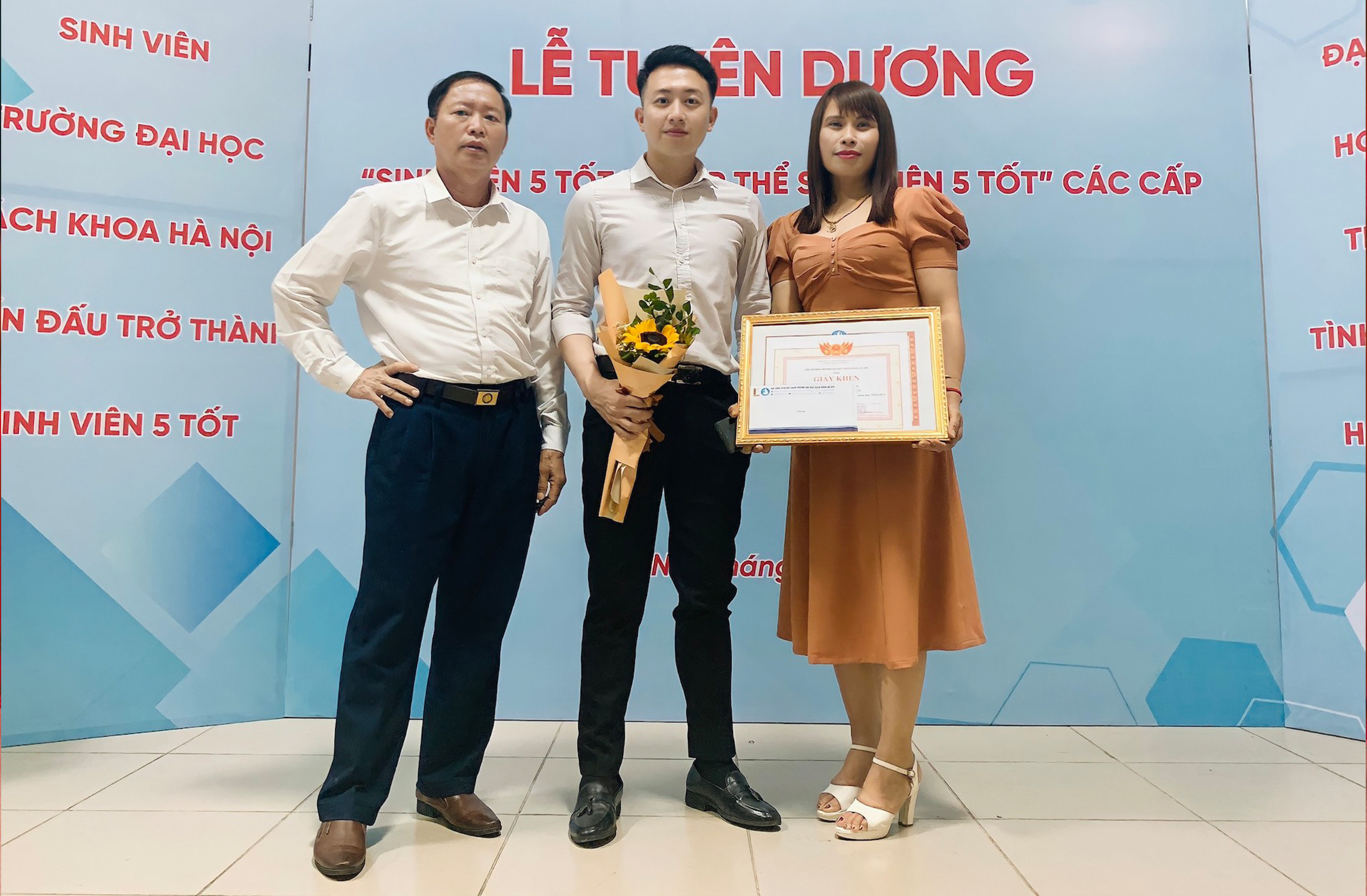 Thủ khoa Đại học Bách khoa thành thạo 3 thứ tiếng, được công ty Nhật 'săn đón' - 3