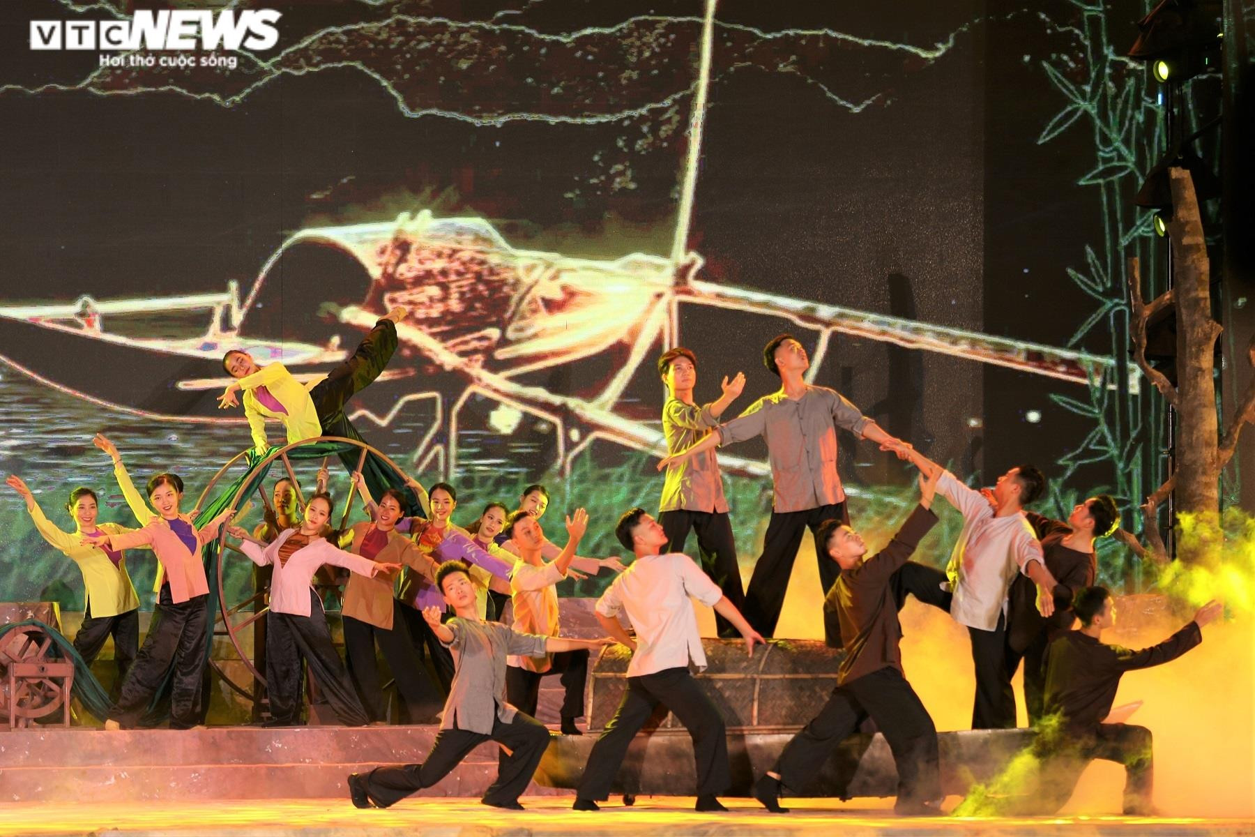 Ảnh: Nghìn người dự ‘Cõi thiêng Đồng Lộc' tri ân các thương binh liệt sĩ - 4