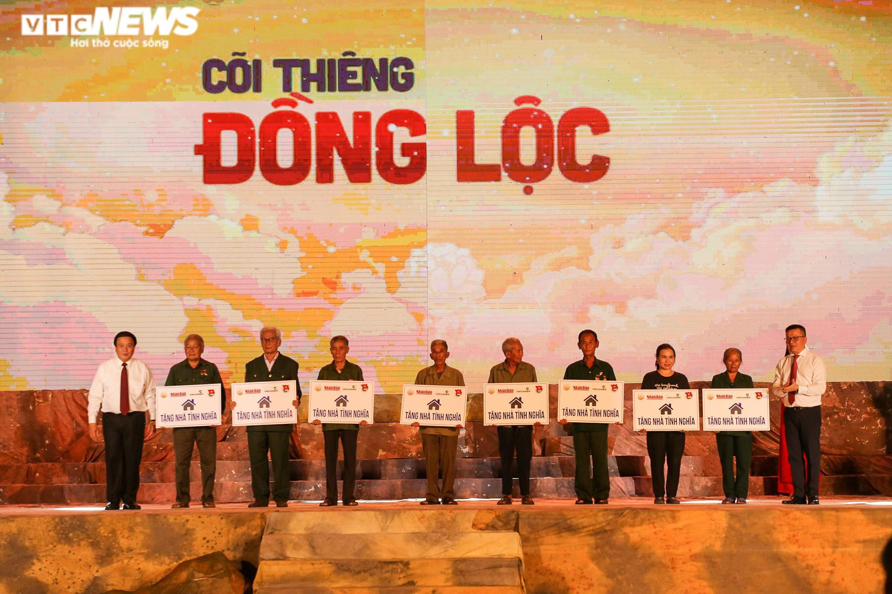 Ảnh: Nghìn người dự ‘Cõi thiêng Đồng Lộc' tri ân các thương binh liệt sĩ - 9