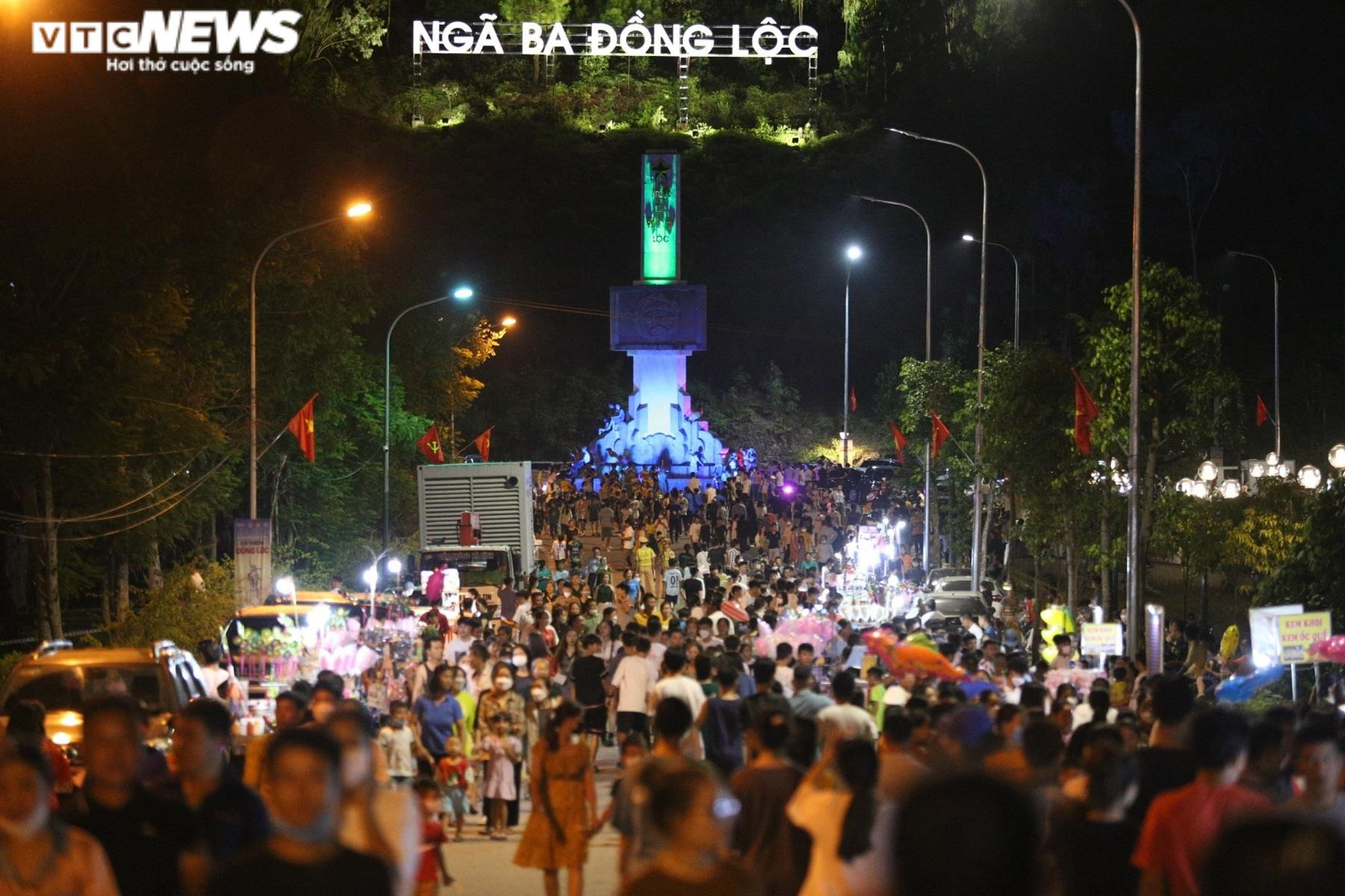 Ảnh: Nghìn người dự ‘Cõi thiêng Đồng Lộc' tri ân các thương binh liệt sĩ - 1