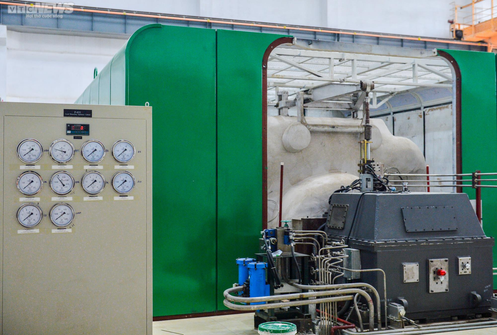 Ảnh: Bên trong nhà máy điện rác lớn nhất Việt Nam vừa đi vào hoạt động - 10