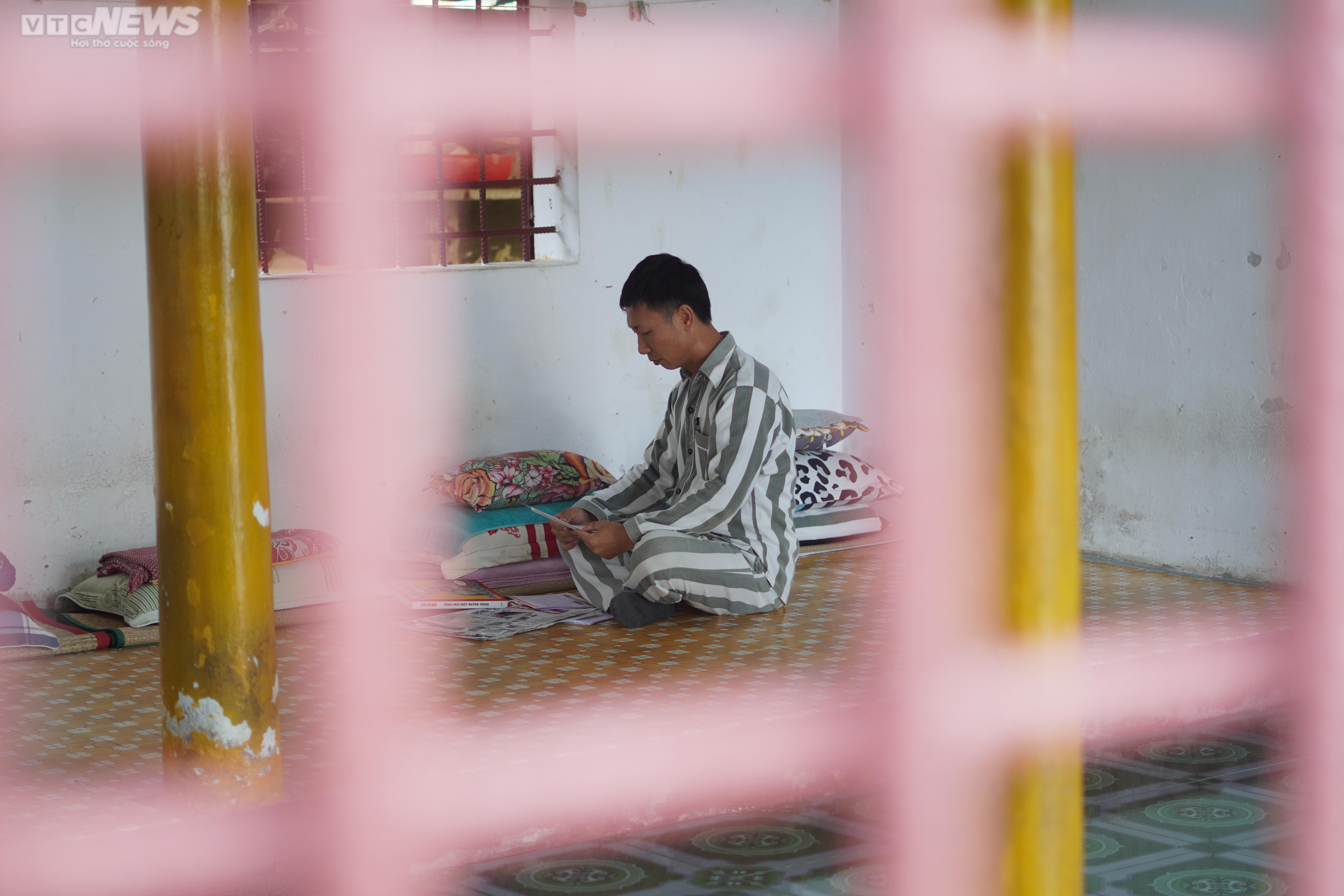 Ảnh: Bên trong xưởng sản xuất tóc giả, xuất đi nước ngoài của phạm nhân - 12