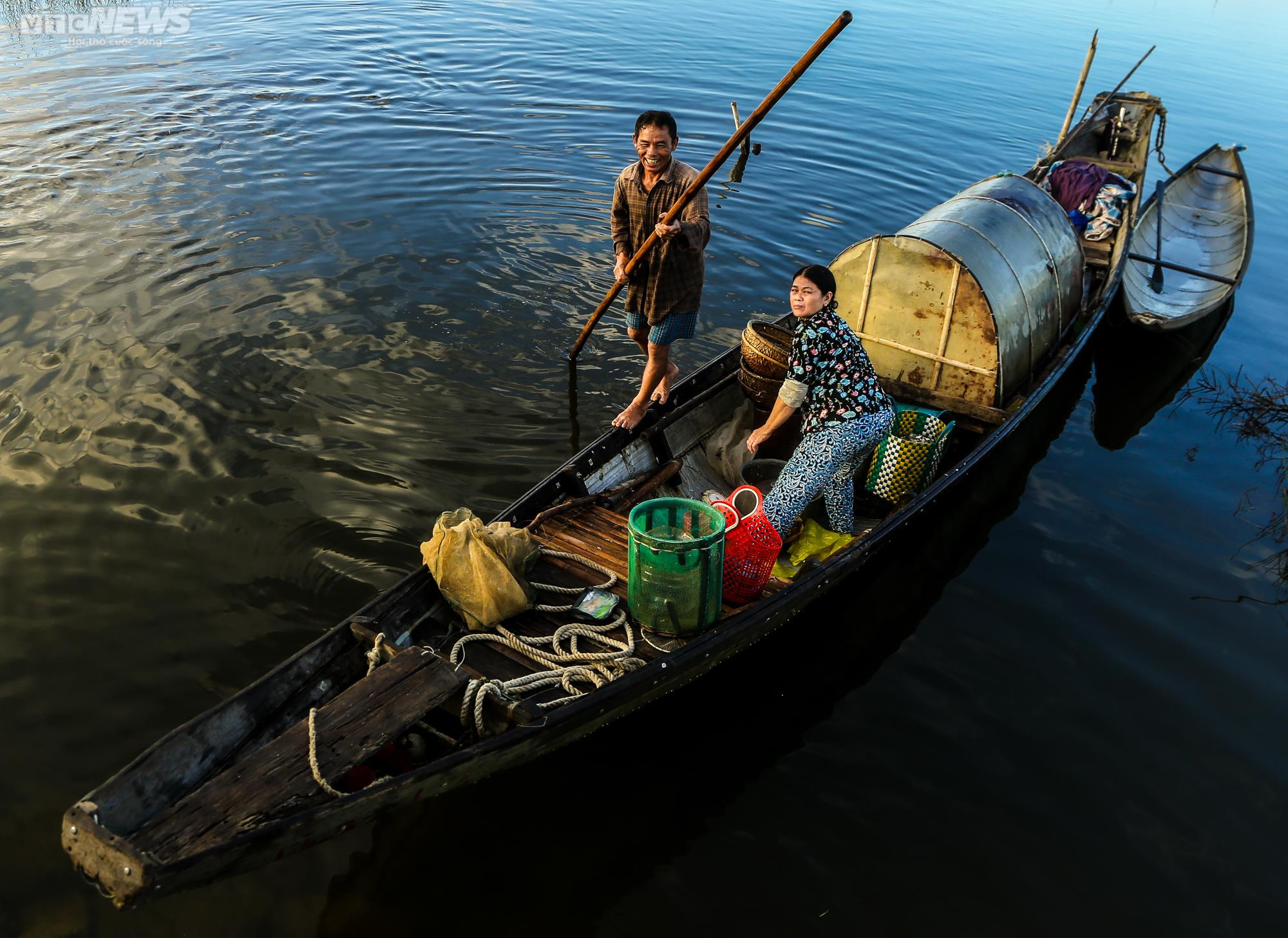 Ảnh: Chiêm ngưỡng bình minh rực rỡ trên phá Tam Giang - 7