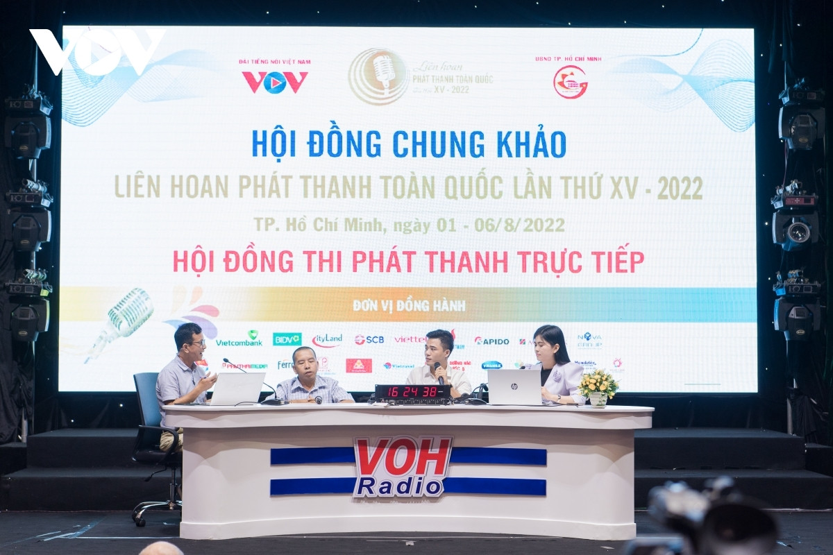 Nhìn lại ngày chấm thi Chương trình phát thanh trực tiếp đầu tiên - 14