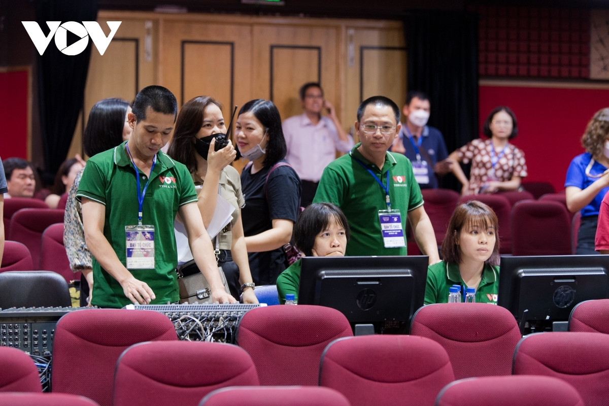 Nhìn lại ngày chấm thi Chương trình phát thanh trực tiếp đầu tiên - 16