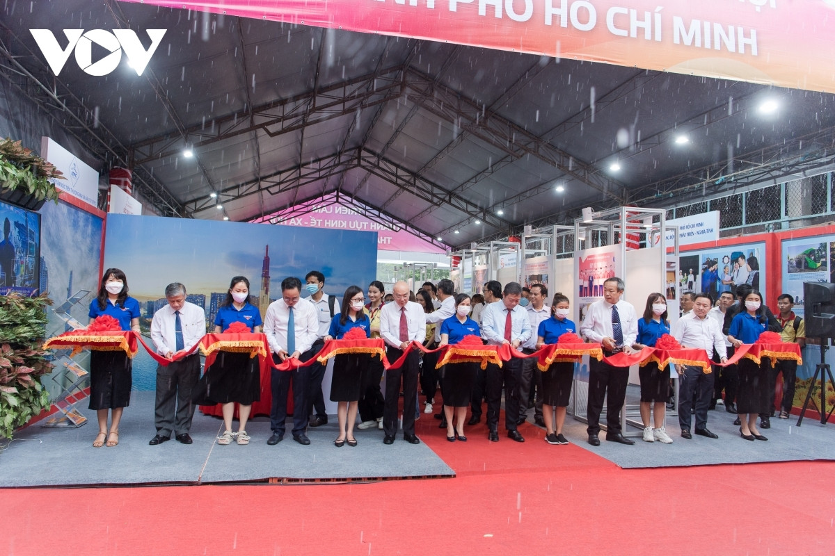 Nhìn lại ngày chấm thi Chương trình phát thanh trực tiếp đầu tiên - 4