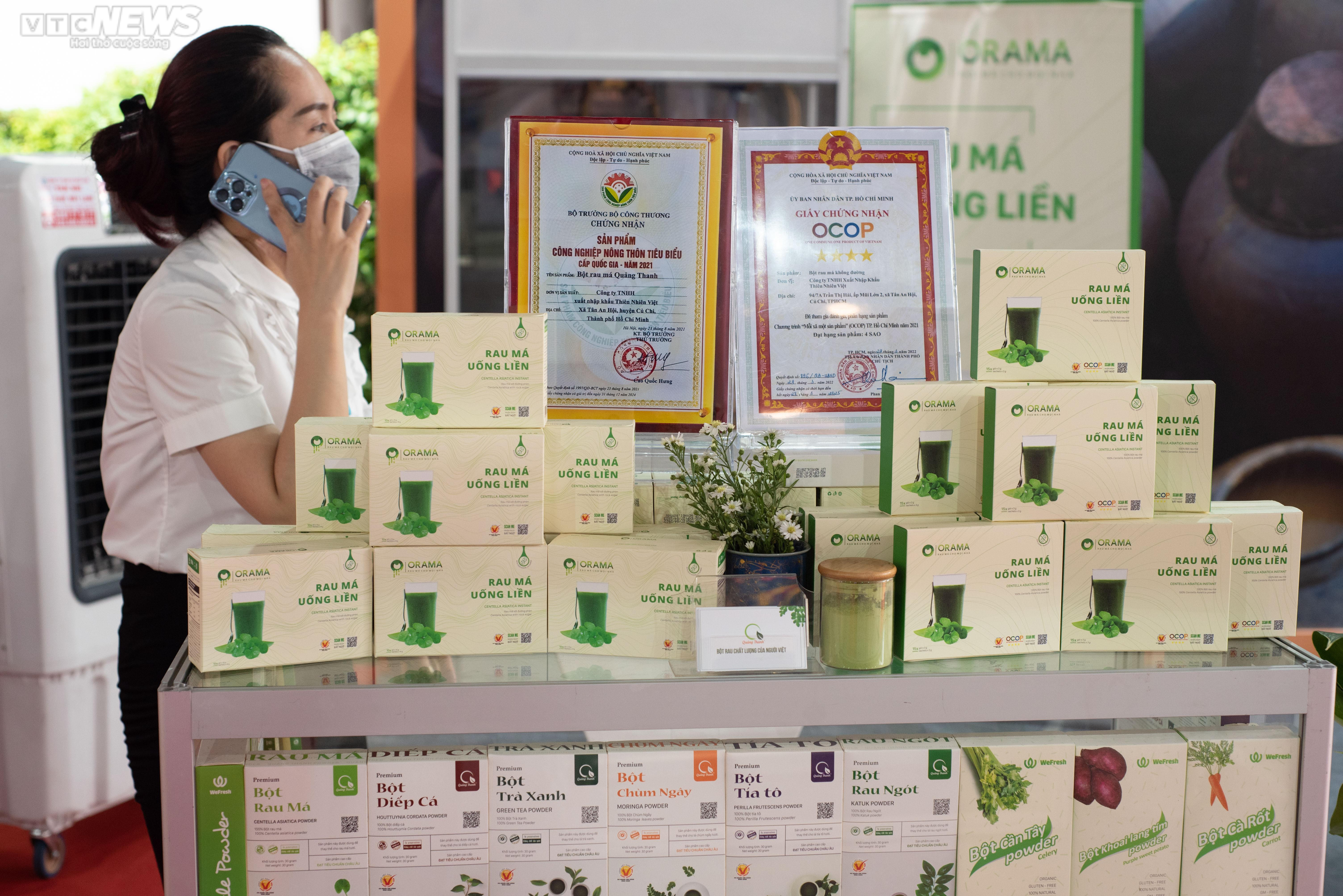 Ảnh: Khai mạc triển lãm 'Thành tựu phát triển kinh tế xã hội TP.HCM' - 7