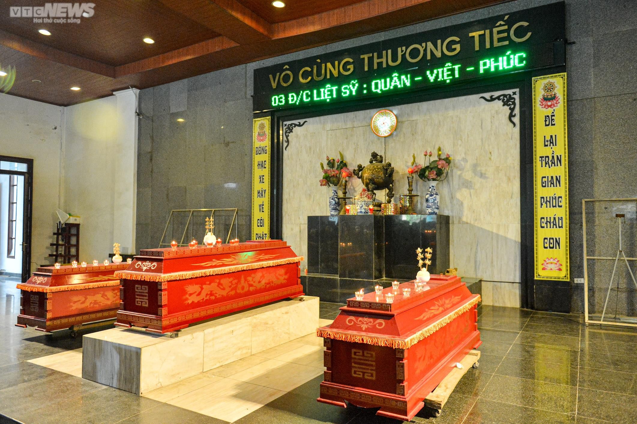 Ảnh: Người thân, đồng đội nghẹn ngào tiễn đưa 3 liệt sĩ phòng cháy chữa cháy - 1