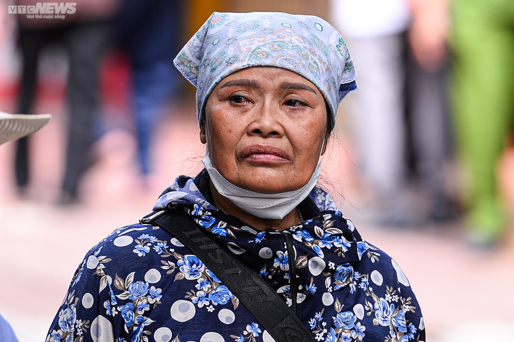 Ảnh: Người thân, đồng đội nghẹn ngào tiễn đưa 3 liệt sĩ phòng cháy chữa cháy - 17