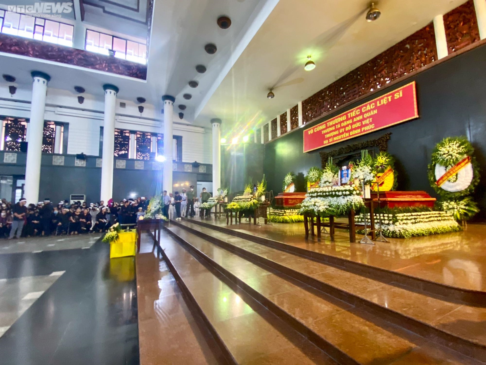 Xúc động lễ tang 3 liệt sĩ cảnh sát Phòng cháy chữa cháy - 1