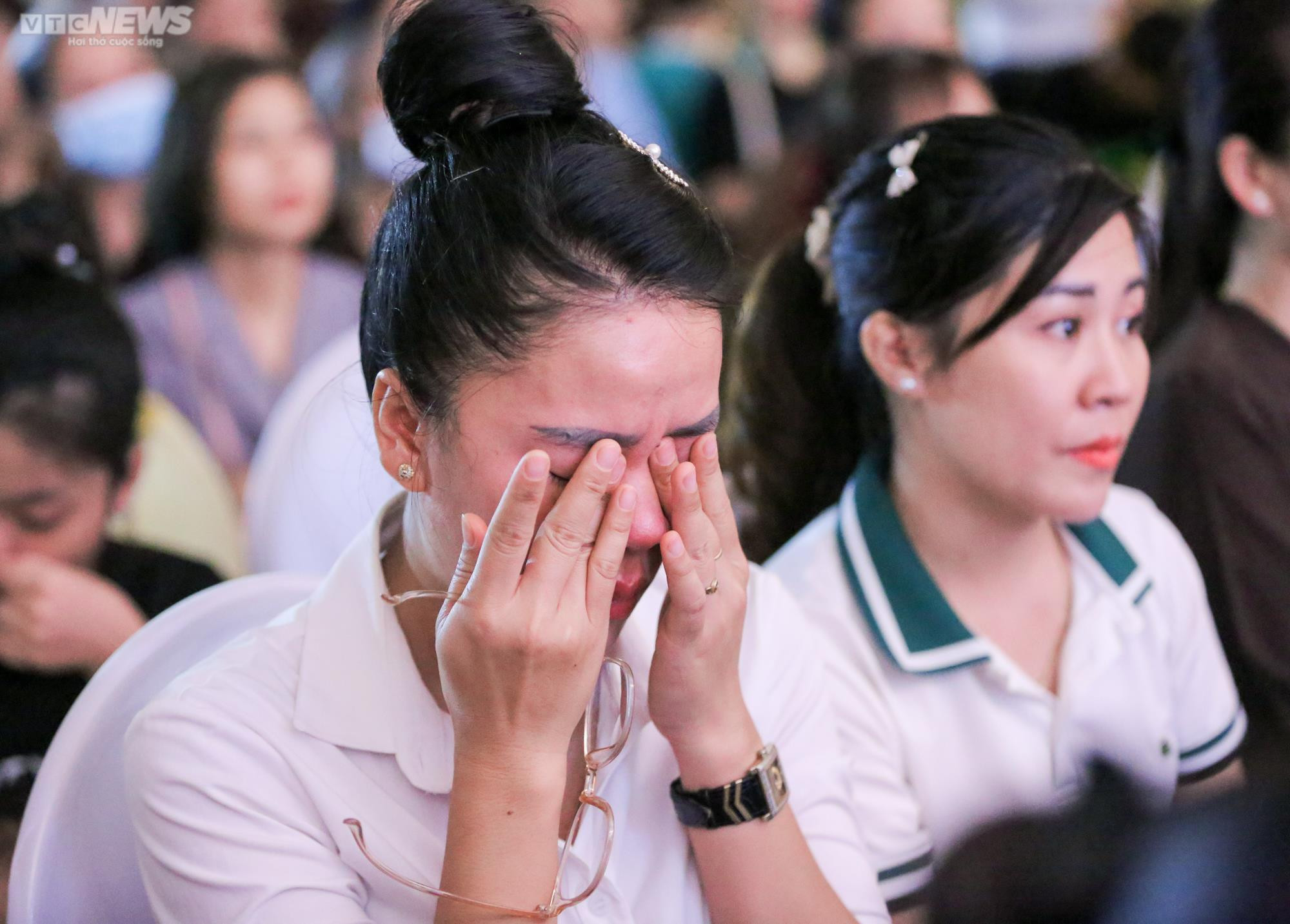 Ảnh: Hàng nghìn Phật tử thả đèn hoa đăng mùa Vu Lan báo hiếu - 13