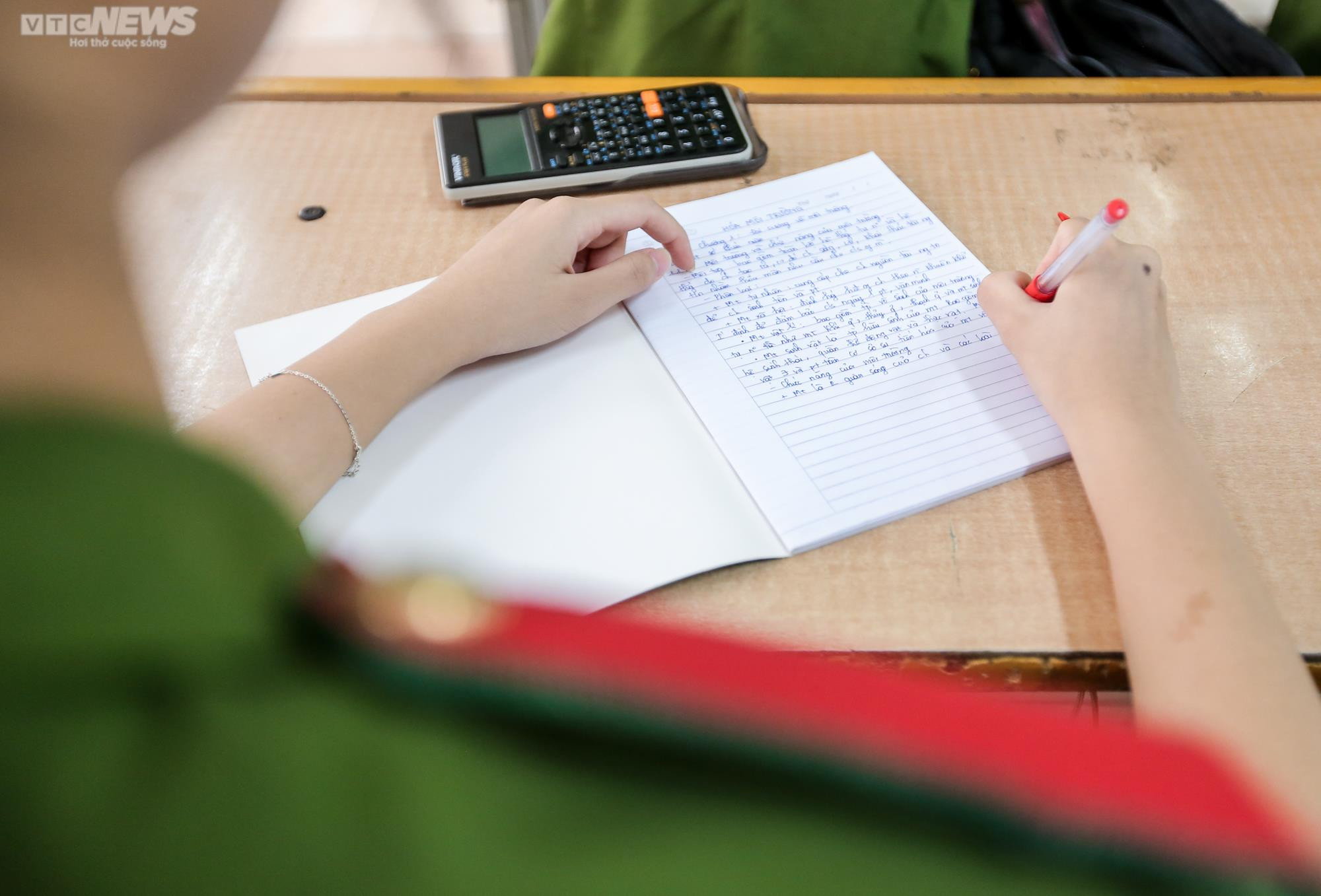 Ảnh: Một ngày tập luyện khắc nghiệt của các chiến sĩ trị 'giặc lửa' - 28