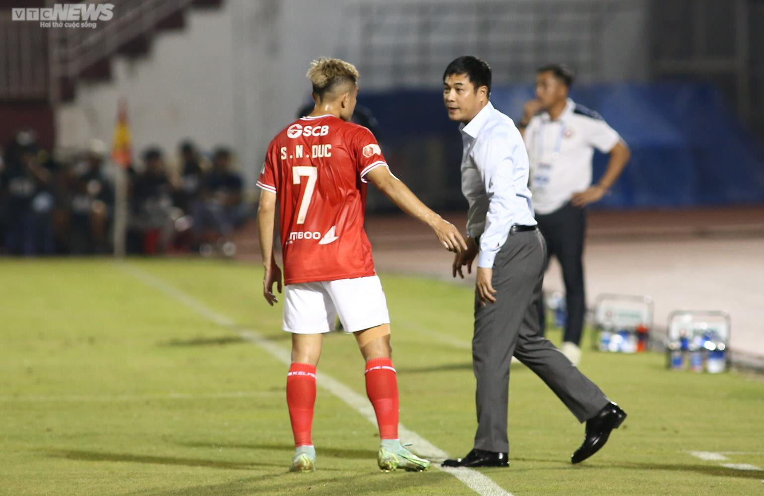 Ngày trở lại đáng quên của HLV Hữu Thắng - 6