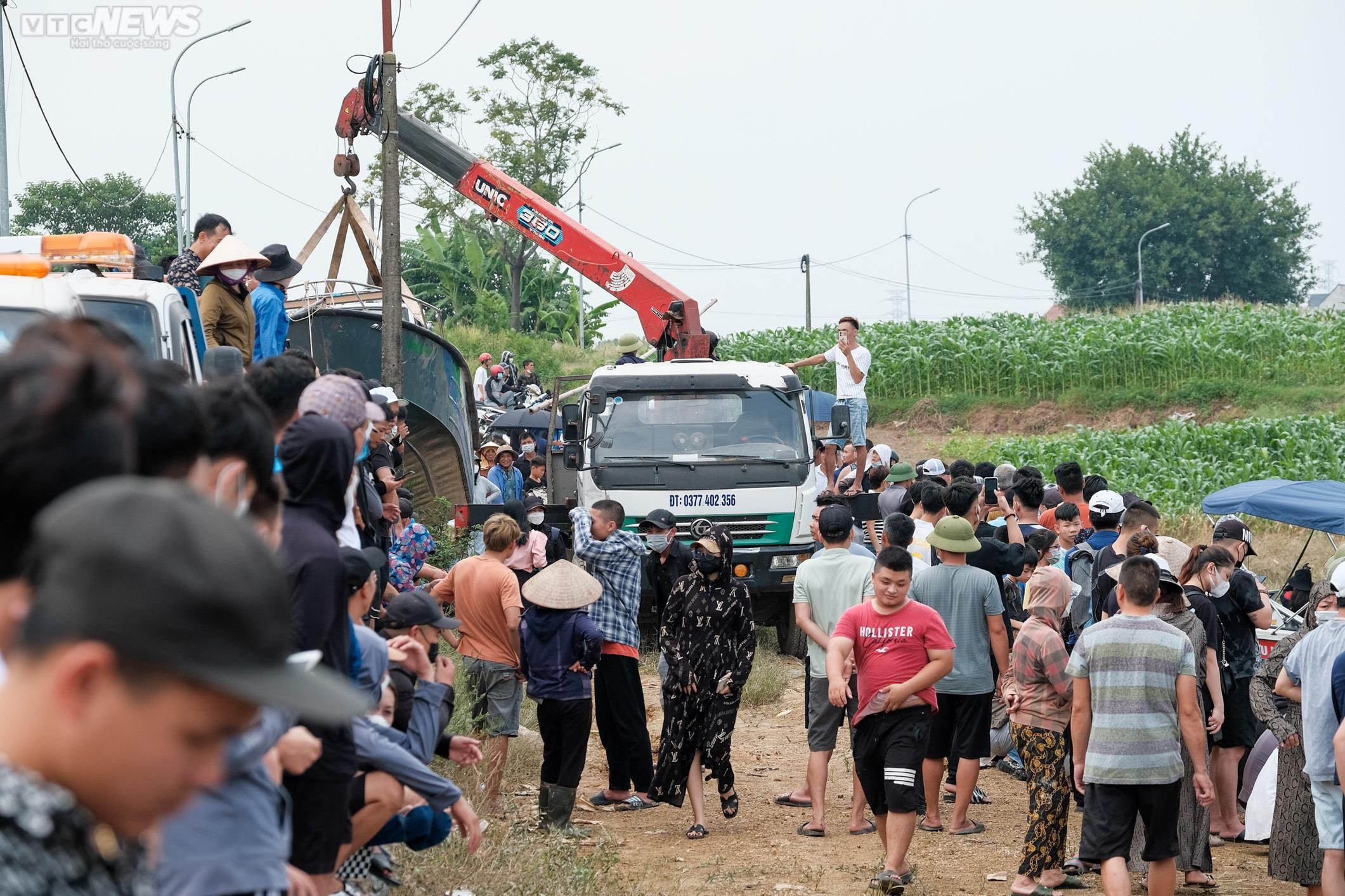 Thiếu nữ mất tích bí ẩn cả tháng trời, đội cứu hộ lặn sông tìm kiếm - 3
