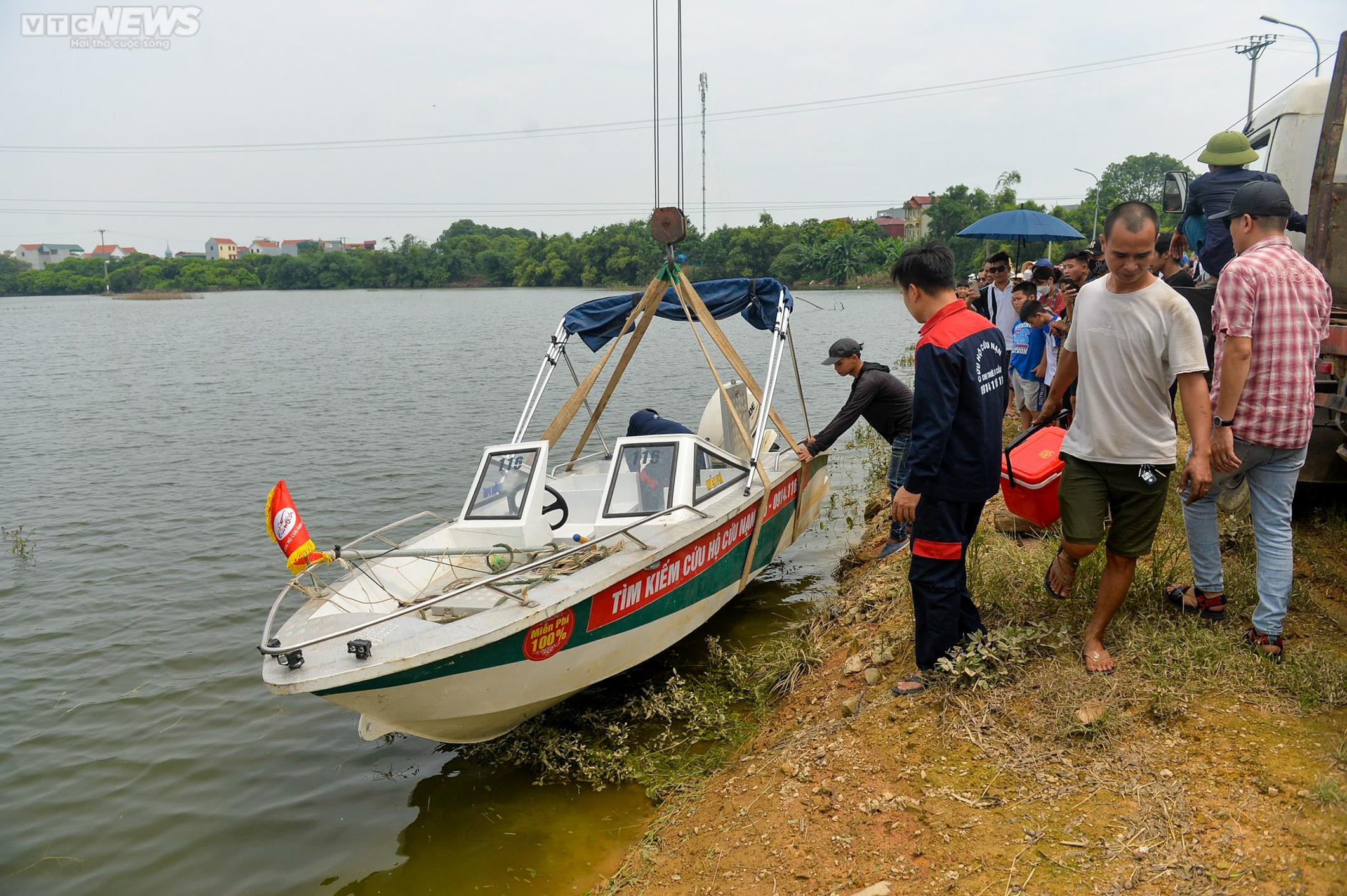 Thiếu nữ mất tích bí ẩn cả tháng trời, đội cứu hộ lặn sông tìm kiếm - 6