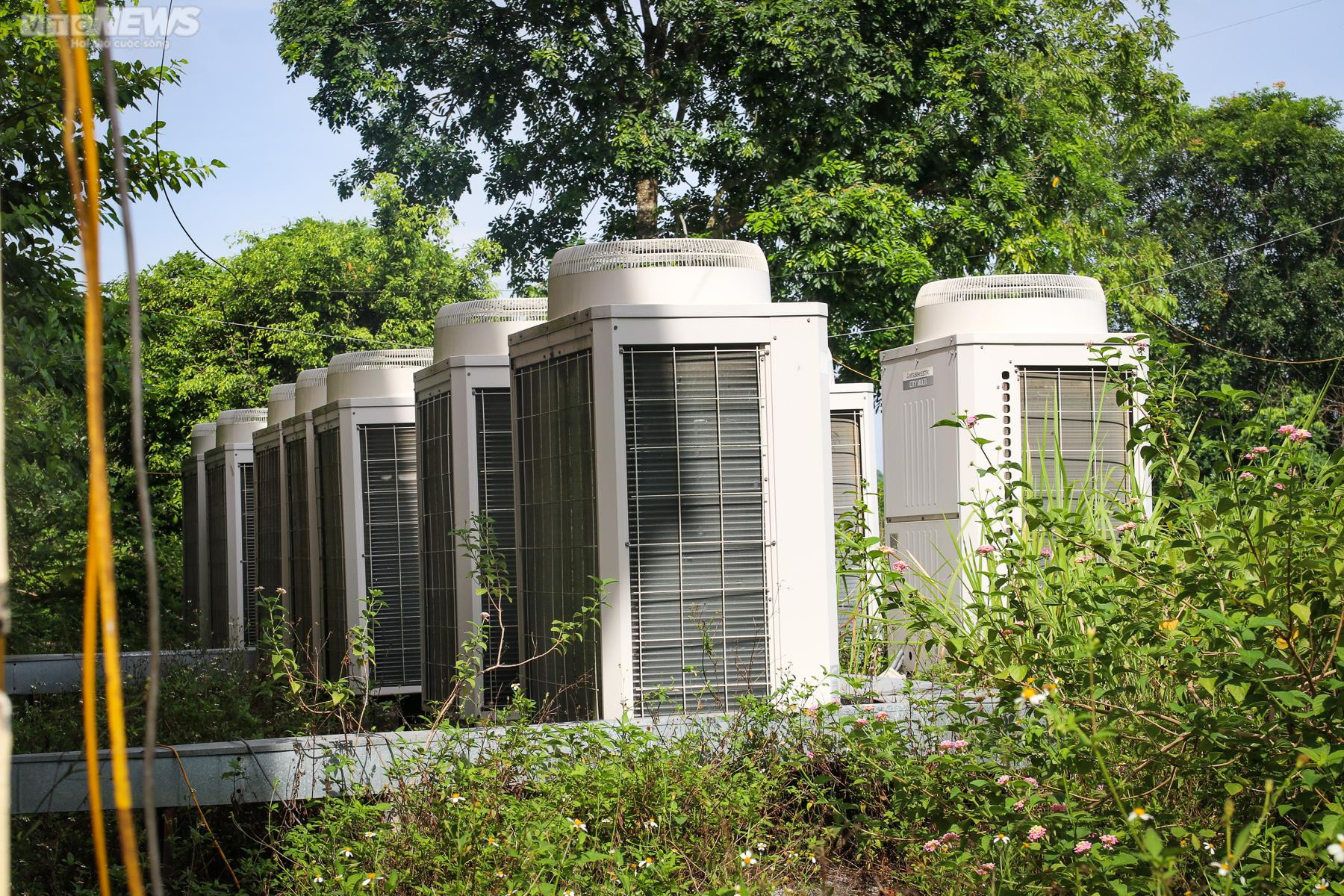 Ảnh: Trung tâm hội nghị hơn 160 tỷ đồng ‘phơi sương’ ở Thanh Hoá - 8