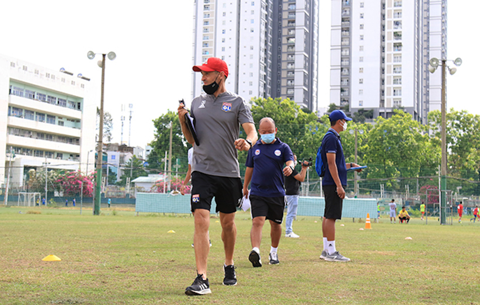 Nghịch lý ở học viện bóng đá trẻ TP.HCM: Tuyển thủ quốc gia vẫn mịt mờ tương lai - 1