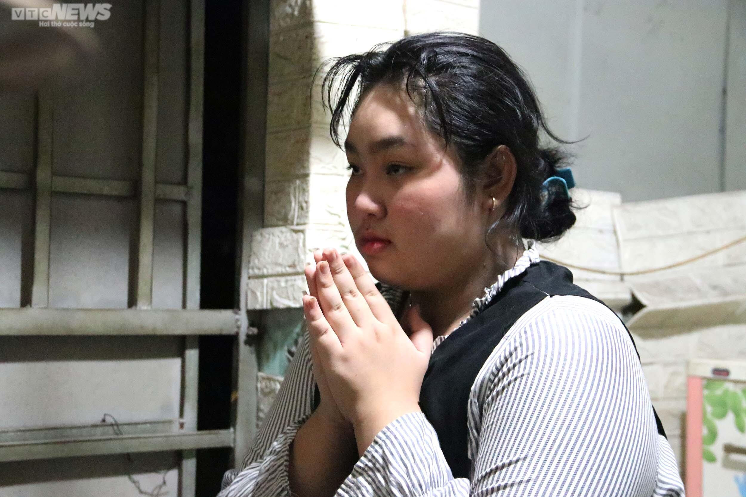 Cô bé 15 tuổi và 5 giỗ đầu người thân mất vì COVID-19 - 6