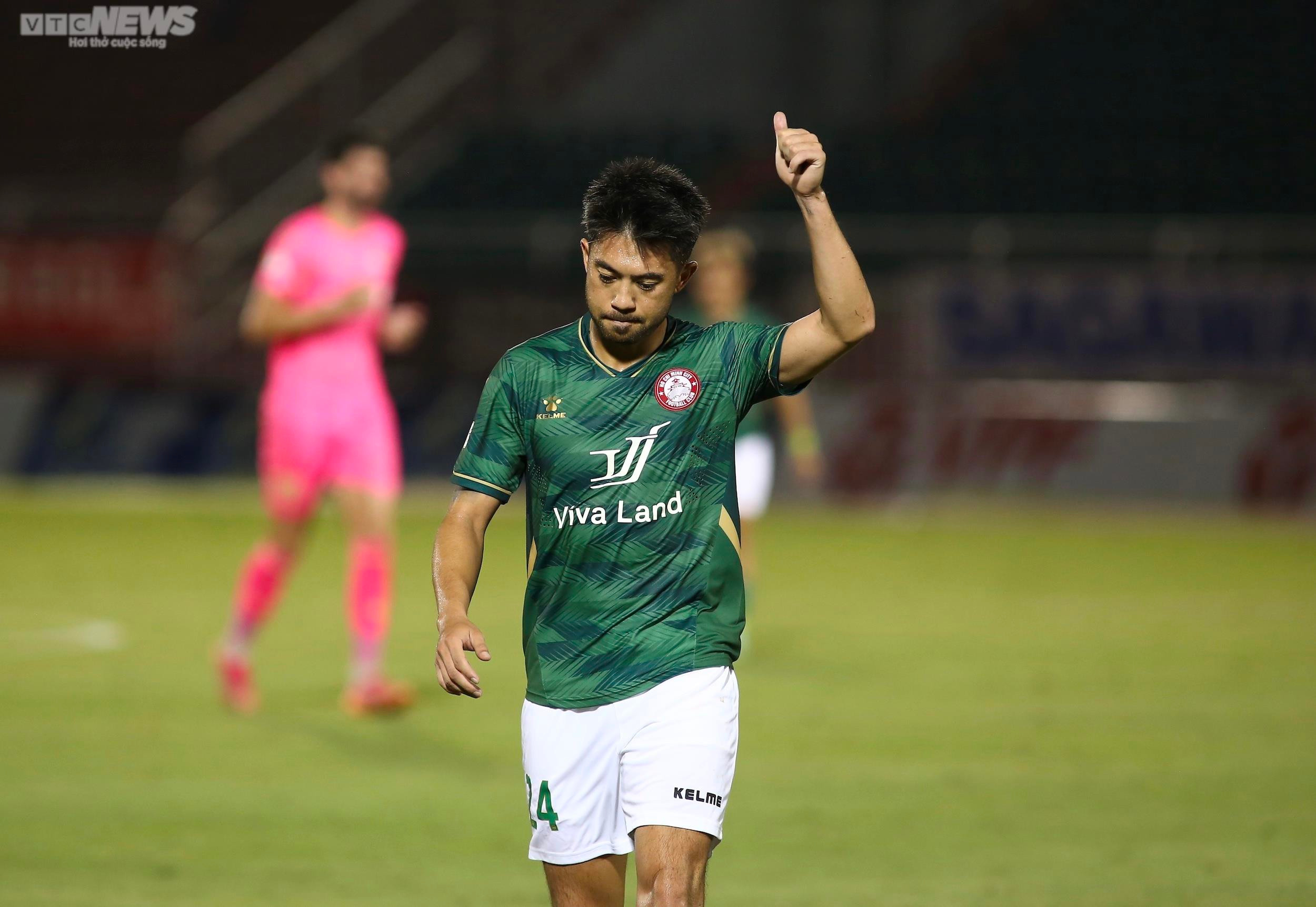 Lee Nguyễn phô diễn đẳng cấp, kiến tạo giúp CLB TP.HCM thắng trận - 10