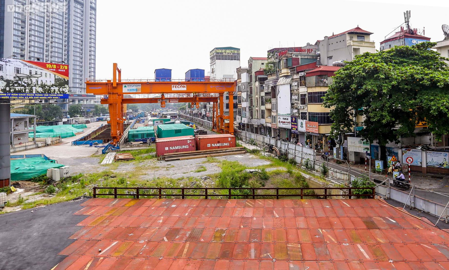 Dân thấp thỏm sống trong những căn nhà chờ sập gần ga ngầm Metro Nhổn-ga Hà Nội - 1