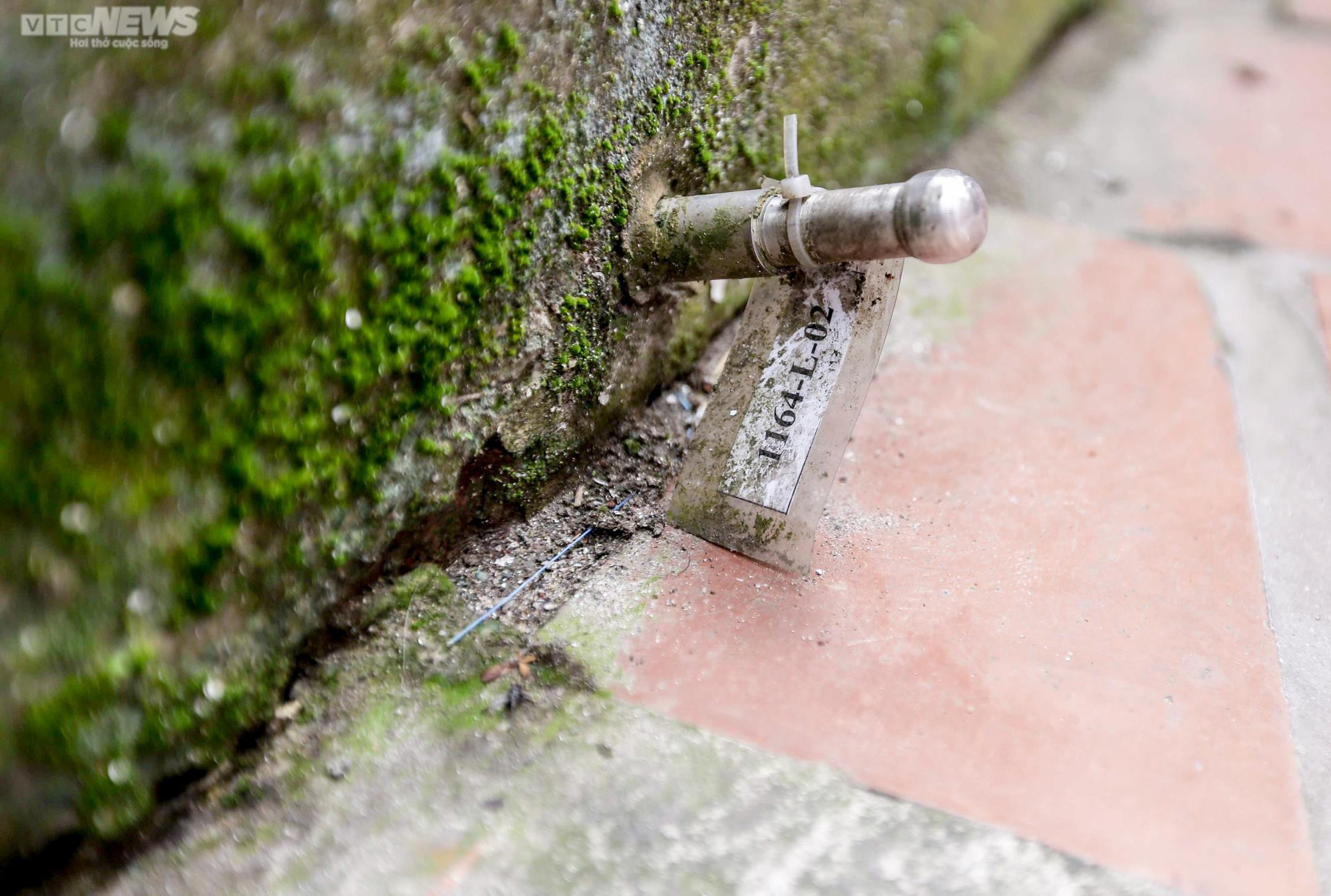 Dân thấp thỏm sống trong những căn nhà chờ sập gần ga ngầm Metro Nhổn-ga Hà Nội - 12