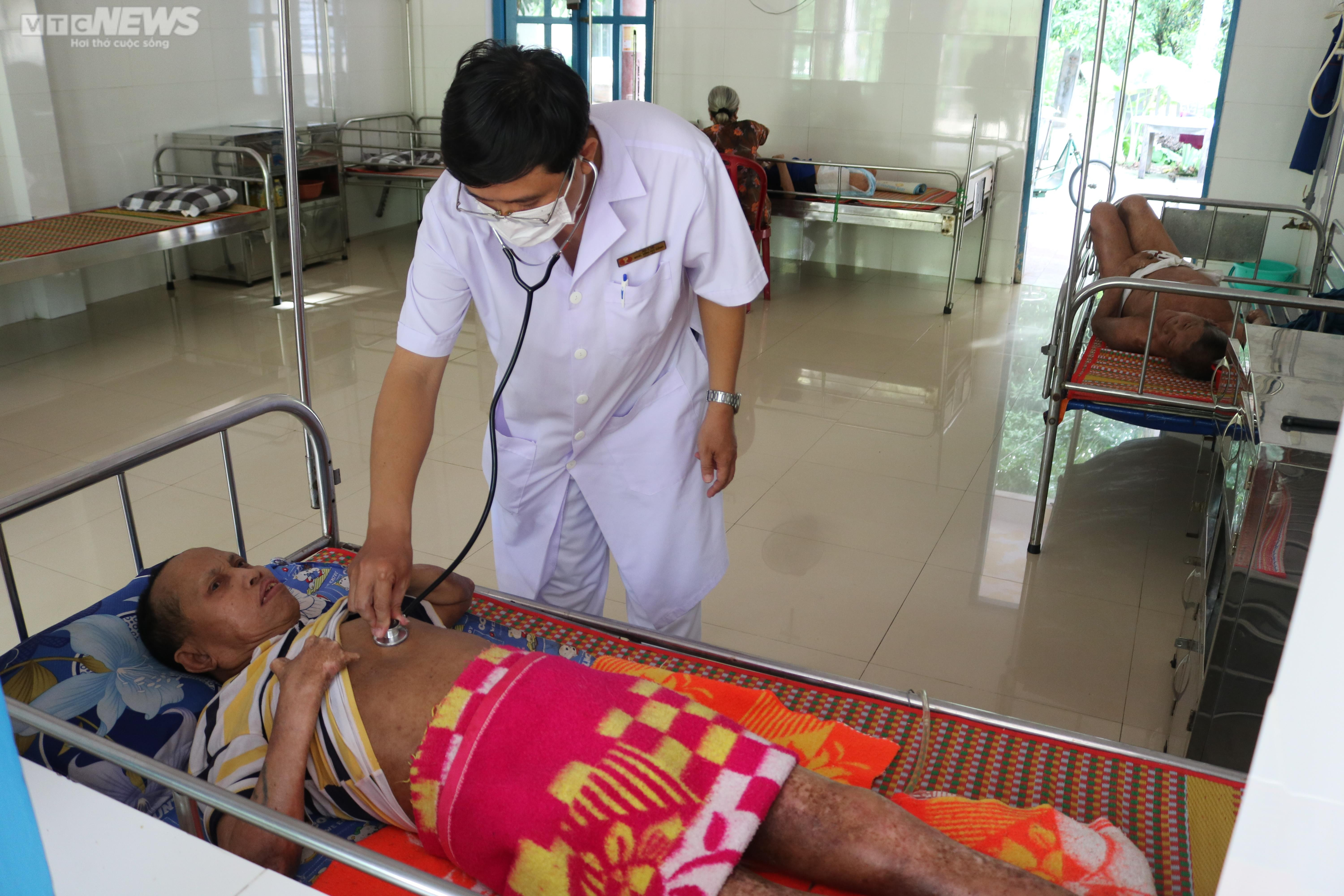 Chuyện chưa kể về nữ y tá dành cả đời chăm sóc bệnh nhân mắc căn bệnh quái ác - 10