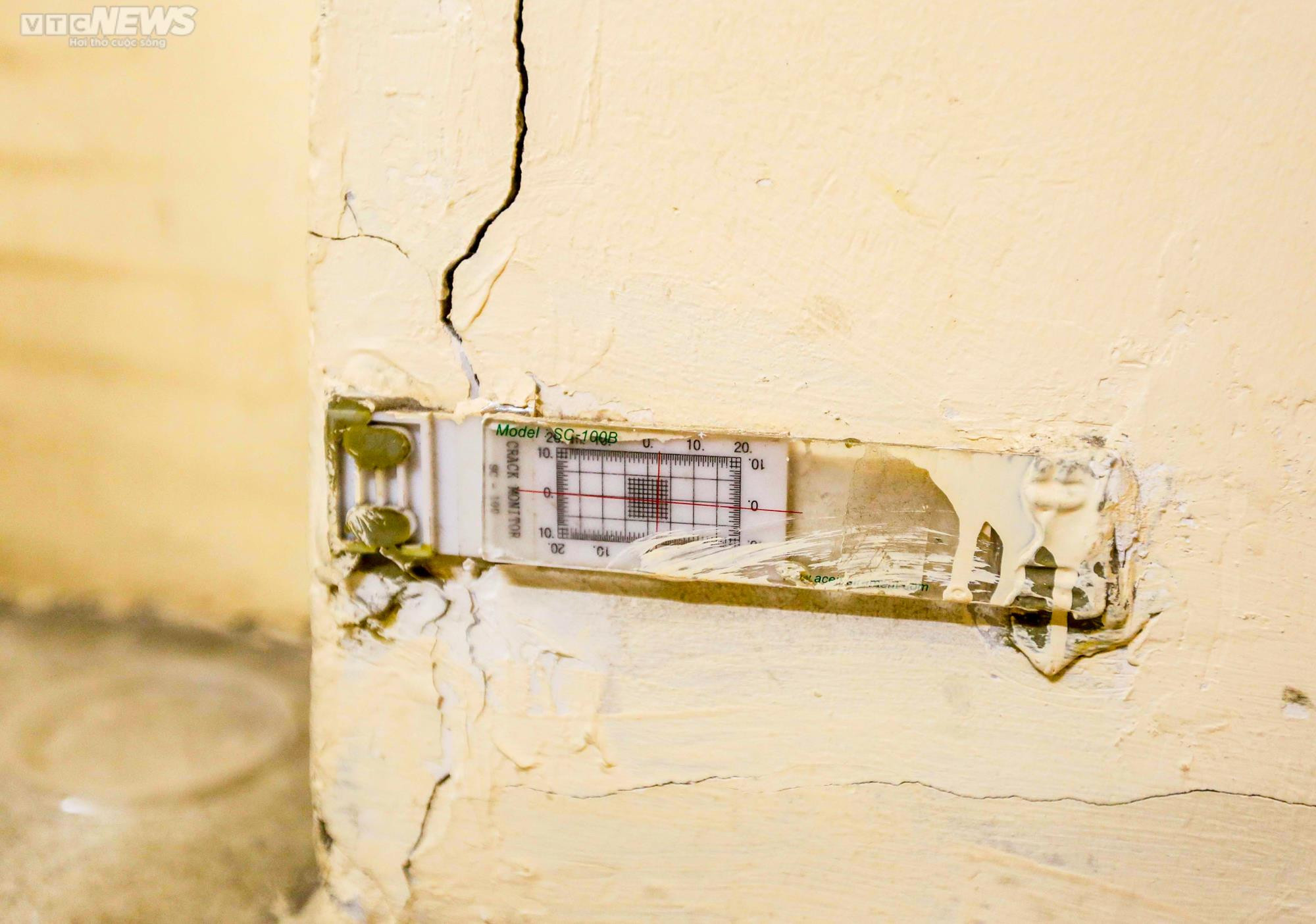 Dân thấp thỏm sống trong những căn nhà chờ sập gần ga ngầm Metro Nhổn-ga Hà Nội - 14