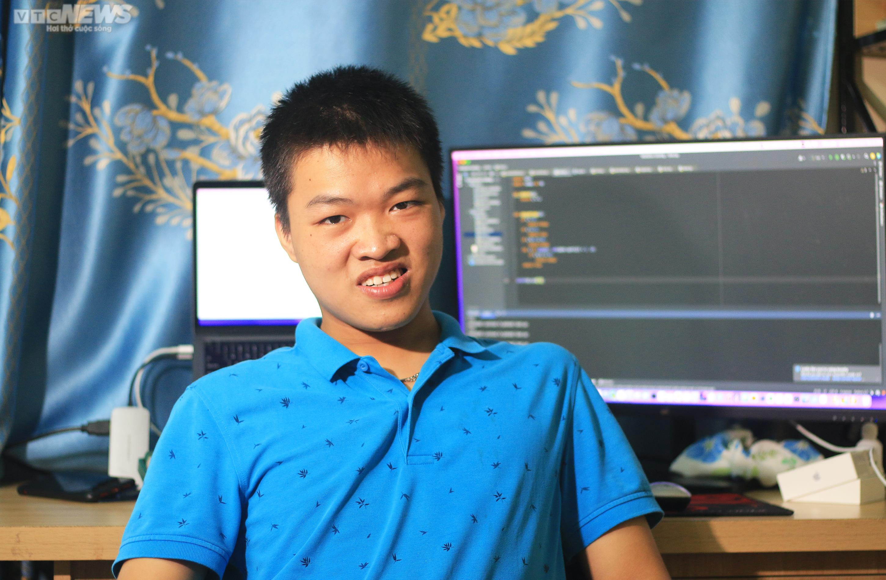 Chuyện chưa kể về chàng trai bại não từng ra đề cho kỳ thi Tin học - 1