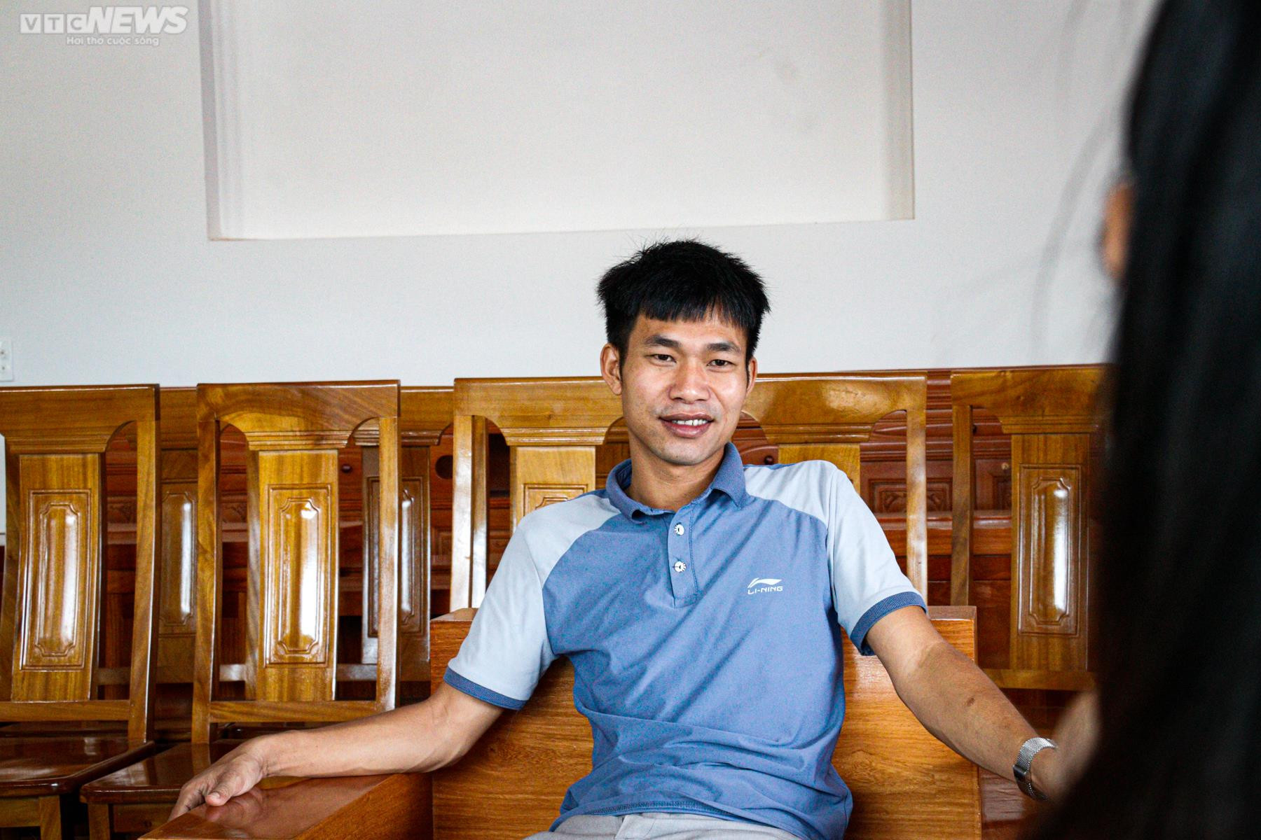 'Vết nhơ' tuổi 20 và hành trình vá lại cuộc đời của ông chủ xưởng gỗ - 2