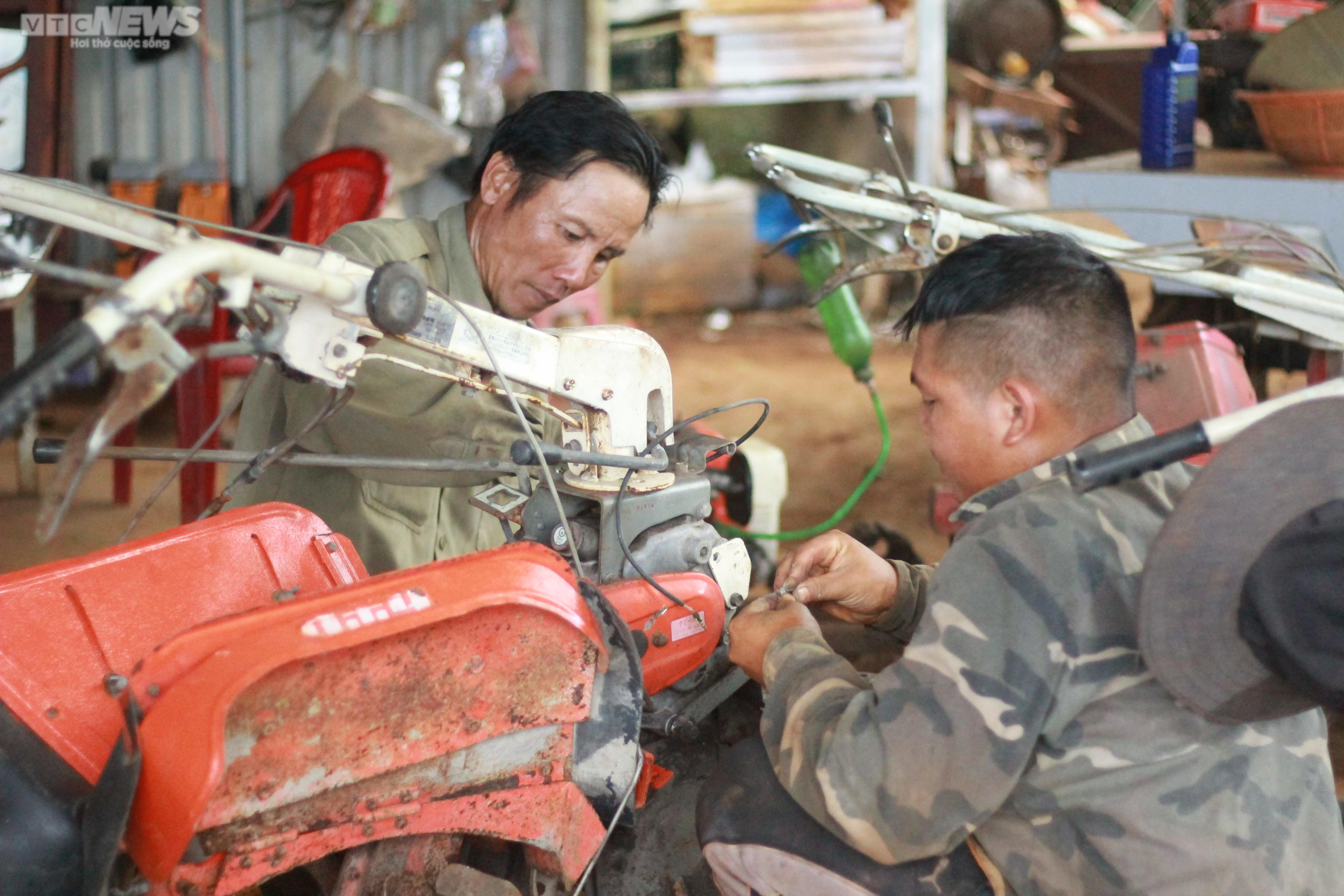 Bước qua lầm lỗi nhờ những giọt nước mắt của mẹ - 3