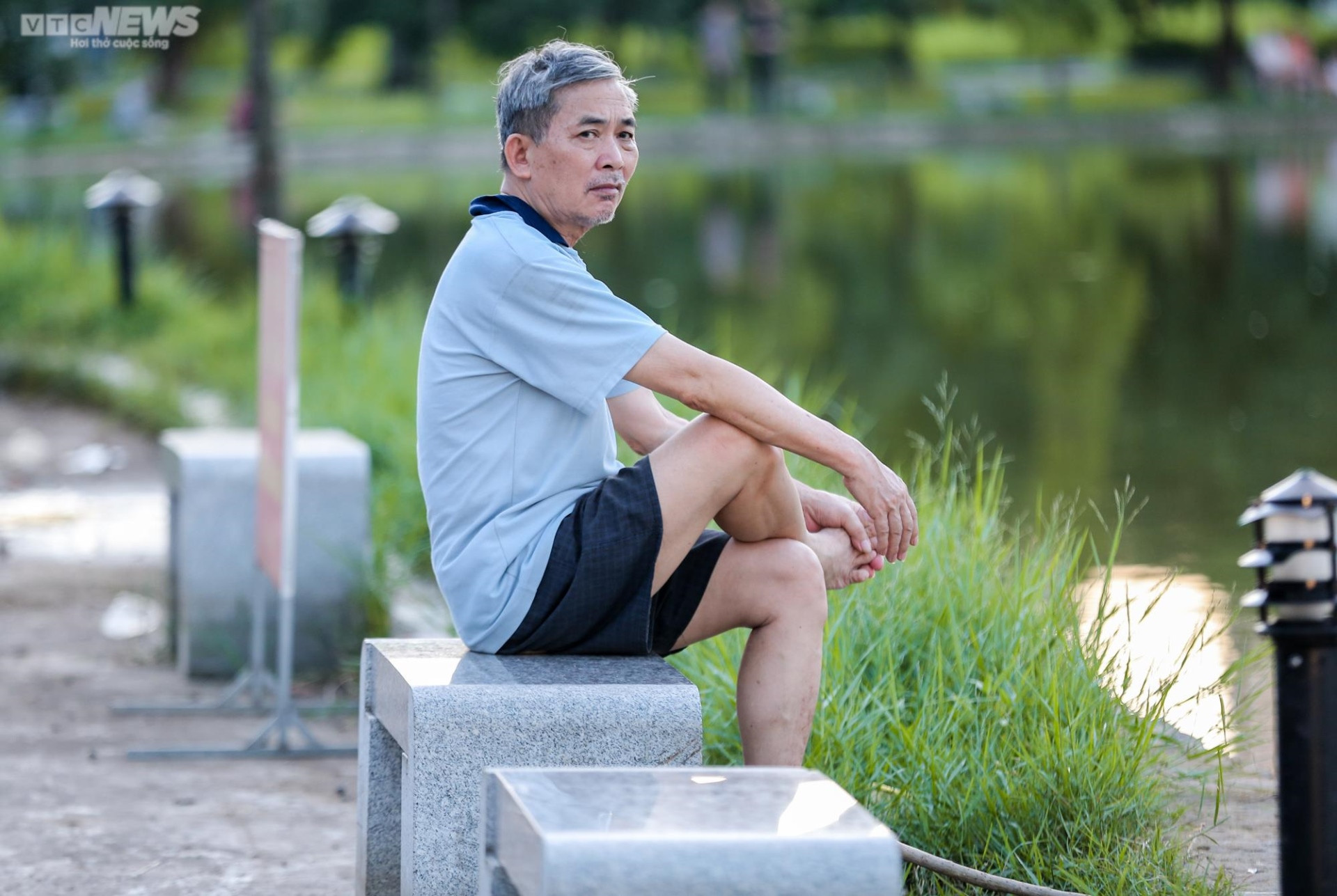 Ảnh: Công viên Mai Dịch 'hồi sinh', người dân Thủ đô háo hức đến tập thể dục - 12