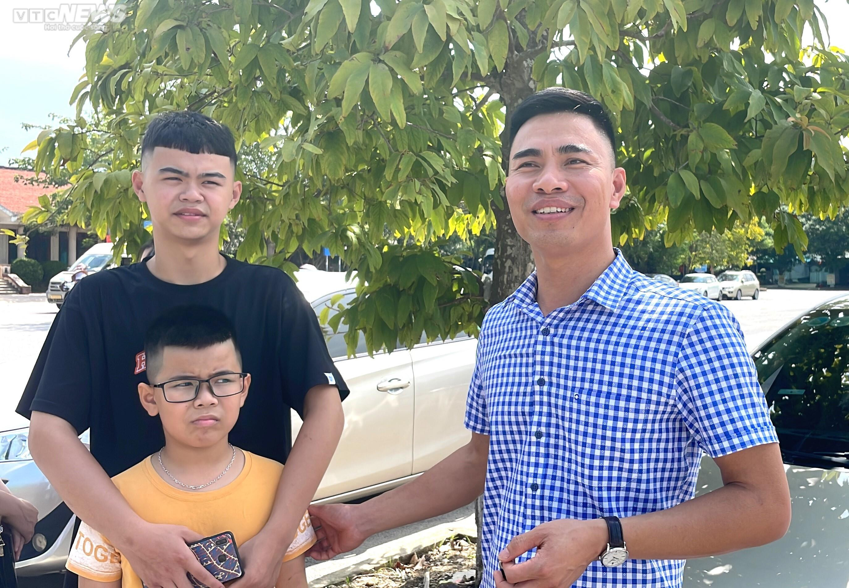 Nghỉ lễ Quốc khánh 2/9, cả nghìn du khách về thăm quê Bác - 5