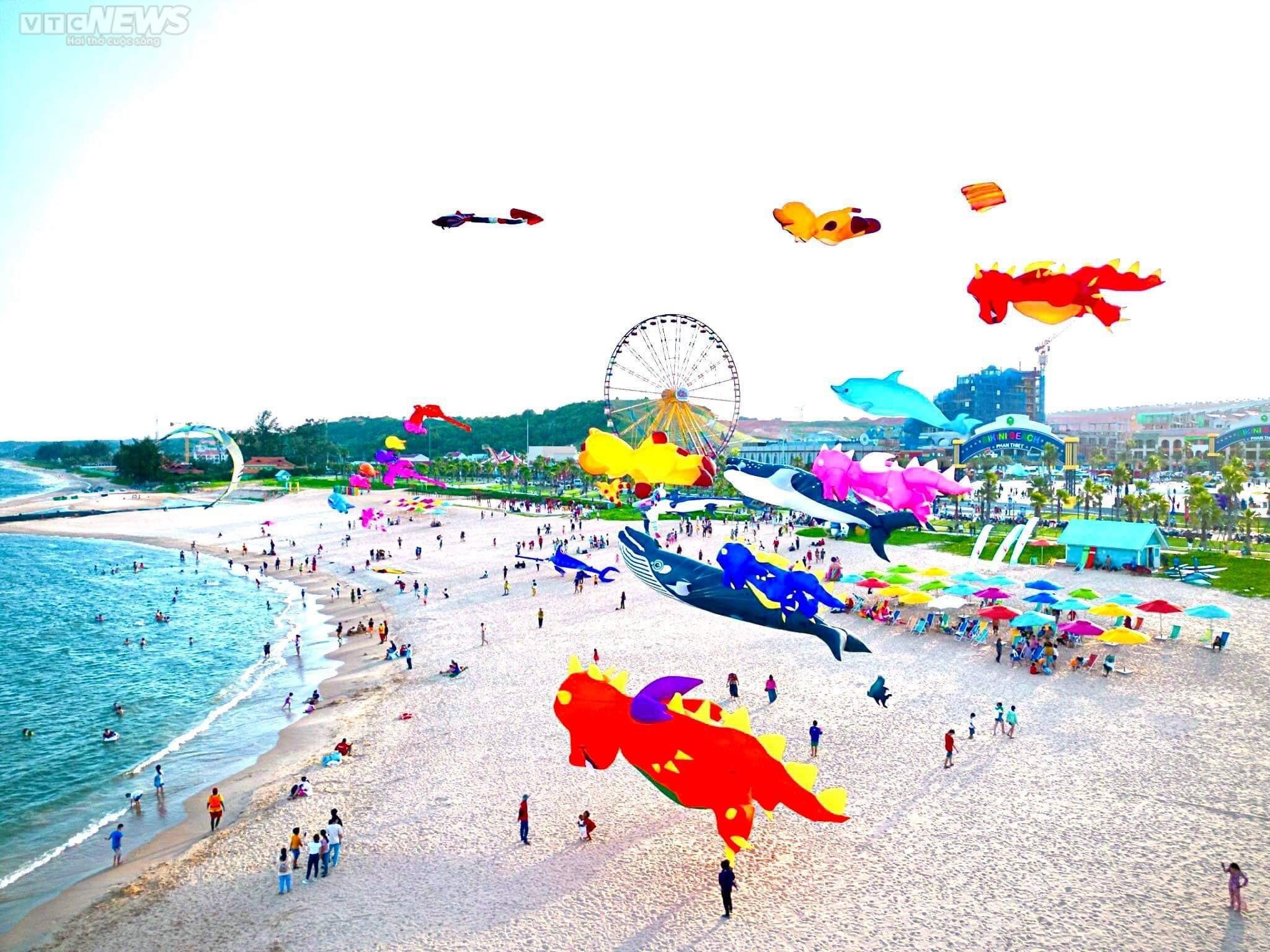 Nghỉ lễ 2/9: Quy Nhơn đông nghịt khách, Phú Yên nhiều điểm du lịch quá tải - 13