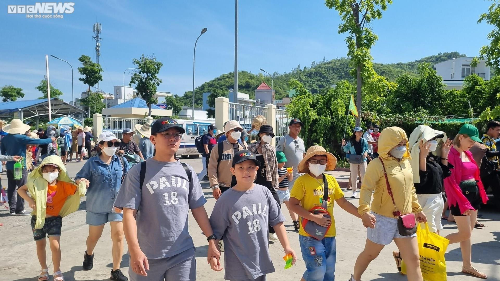 Nghỉ lễ 2/9: Quy Nhơn đông nghịt khách, Phú Yên nhiều điểm du lịch quá tải - 11