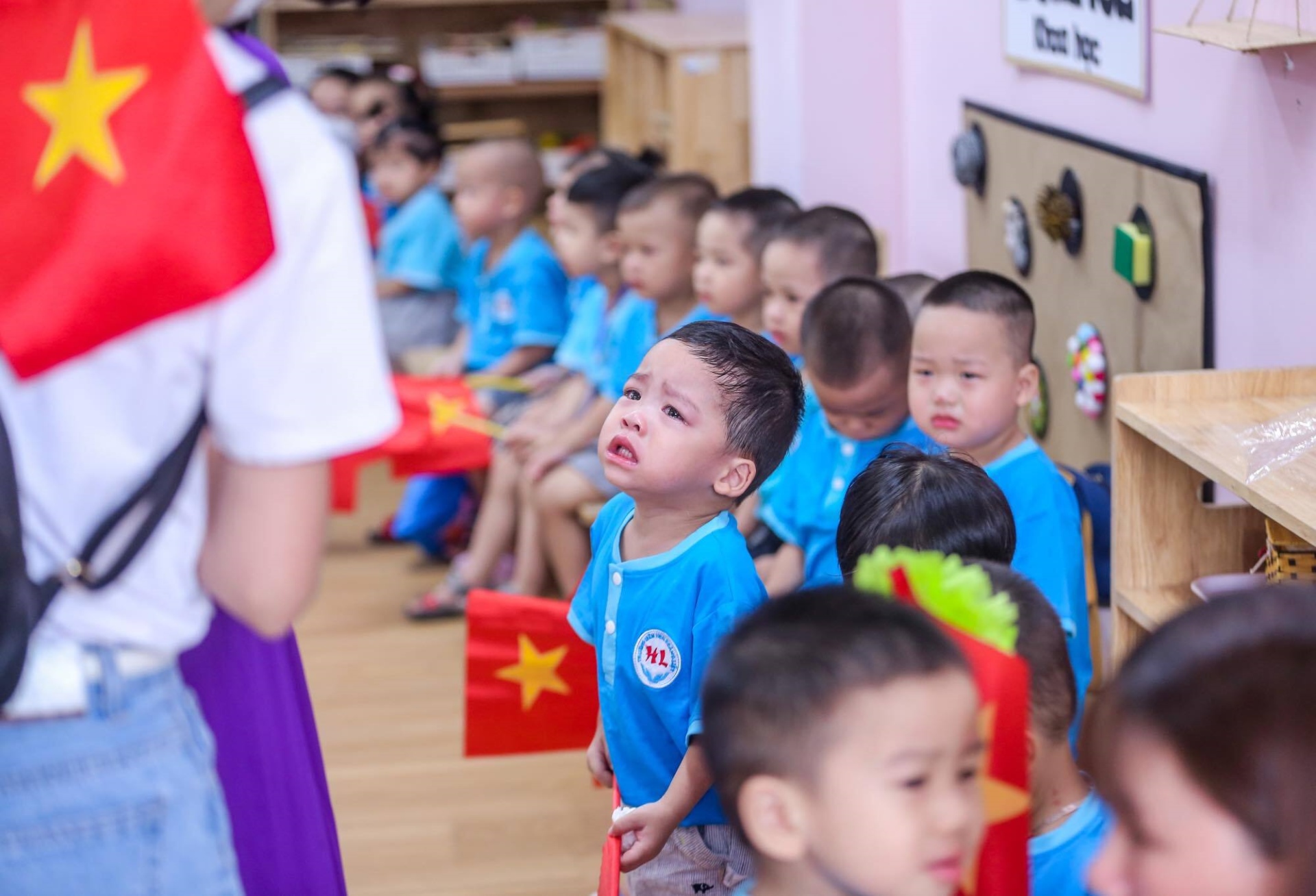 Khoảnh khắc ngộ nghĩnh, đáng yêu của trẻ ngày đầu đến trường - 9