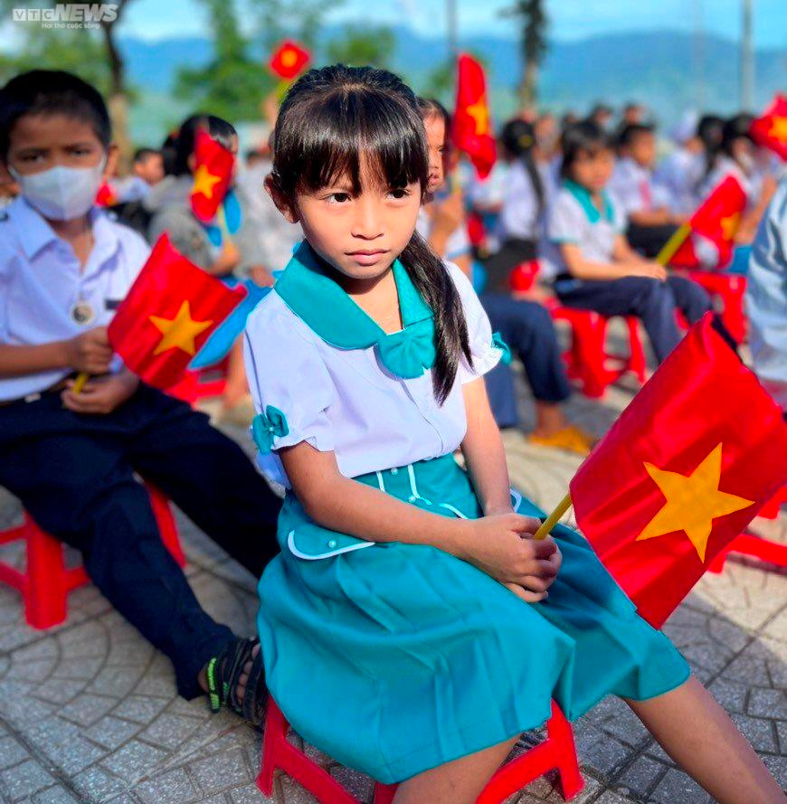 Khoảnh khắc ngộ nghĩnh, đáng yêu của trẻ ngày đầu đến trường - 12