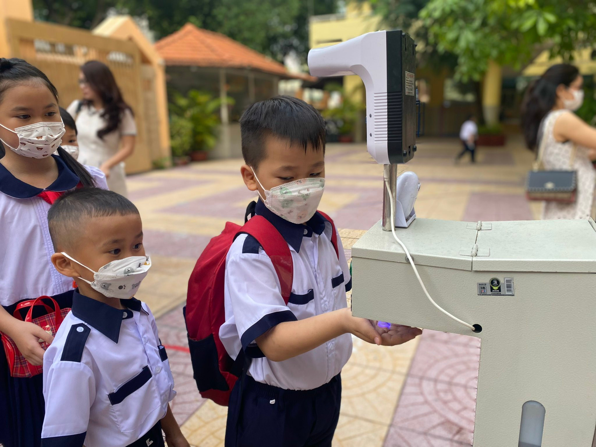 Khoảnh khắc ngộ nghĩnh, đáng yêu của trẻ ngày đầu đến trường - 22