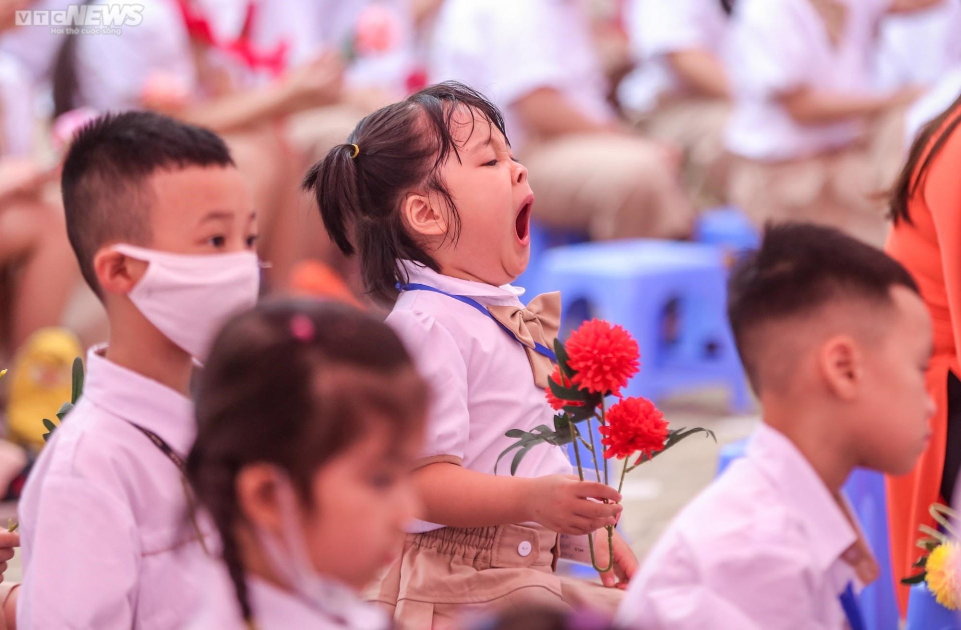 Khoảnh khắc ngộ nghĩnh, đáng yêu của trẻ ngày đầu đến trường - 5