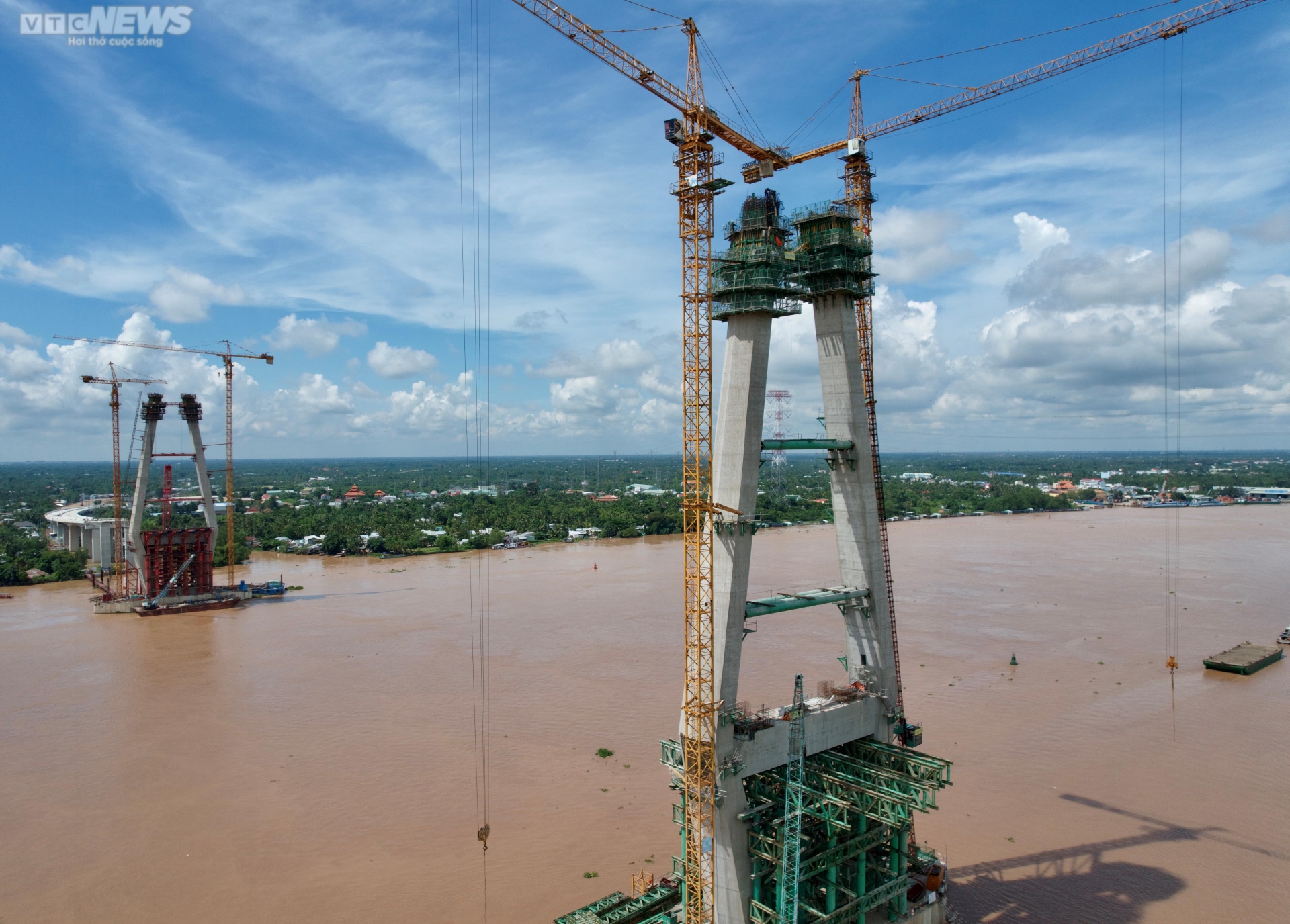 Ảnh: Hình hài cầu Mỹ Thuận 2 sau 30 tháng thi công - 6