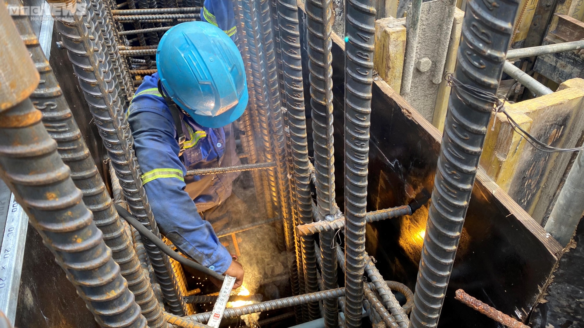 Ảnh: Hình hài cầu Mỹ Thuận 2 sau 30 tháng thi công - 10