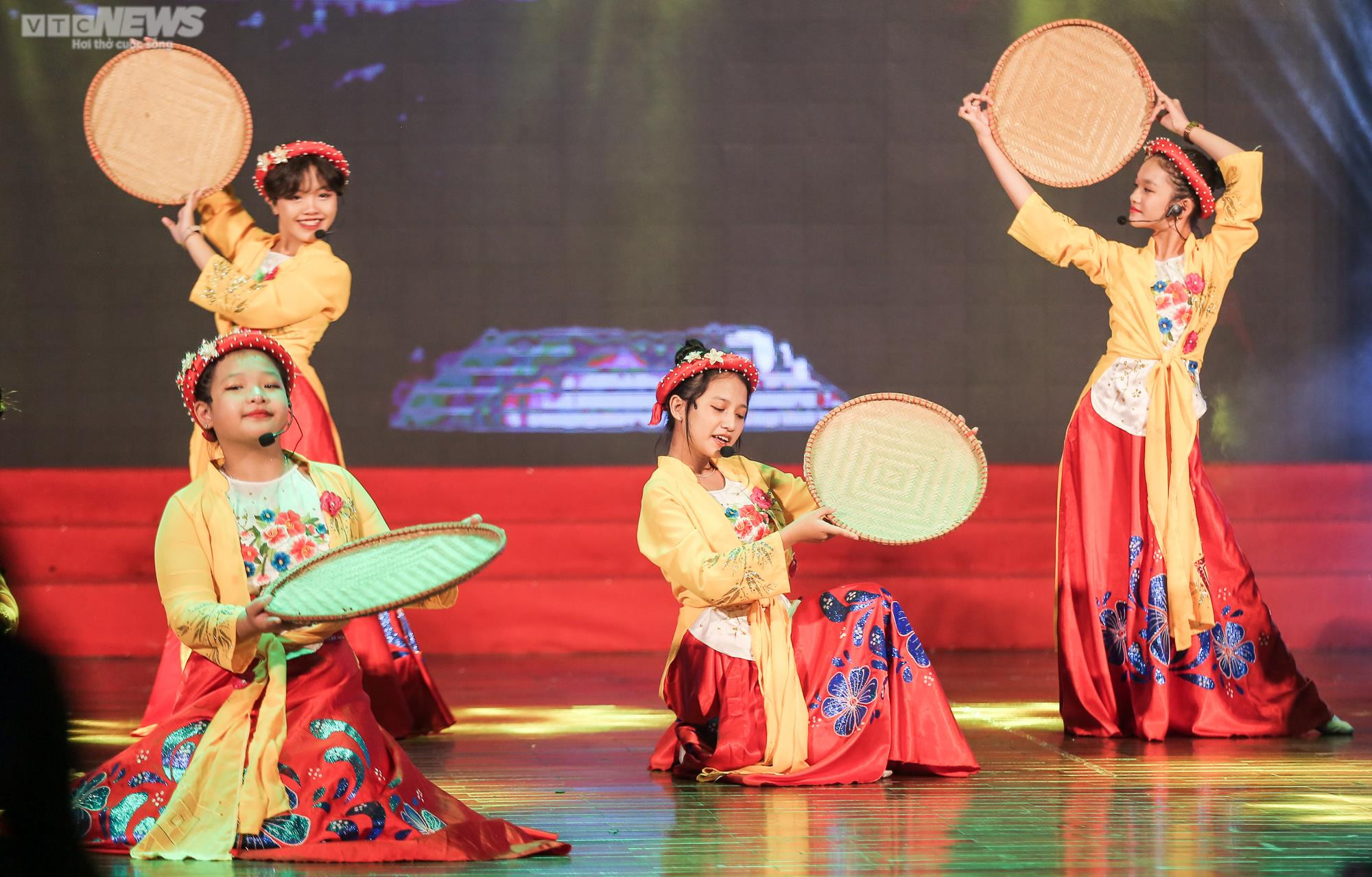 Sôi động Gala ‘Giai điệu Sơn ca 2022’ - 13