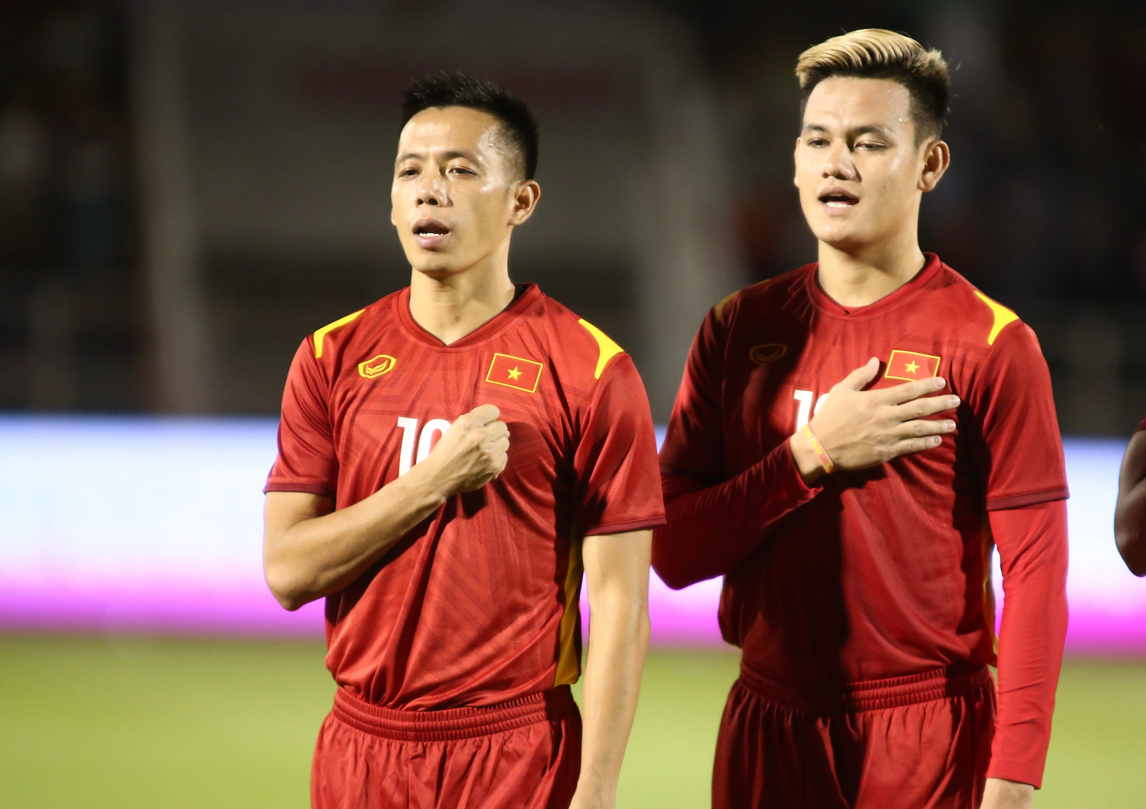 Văn Quyết tả xung hữu đột, ghi bàn đánh dấu ngày trở lại ngoạn mục - 1