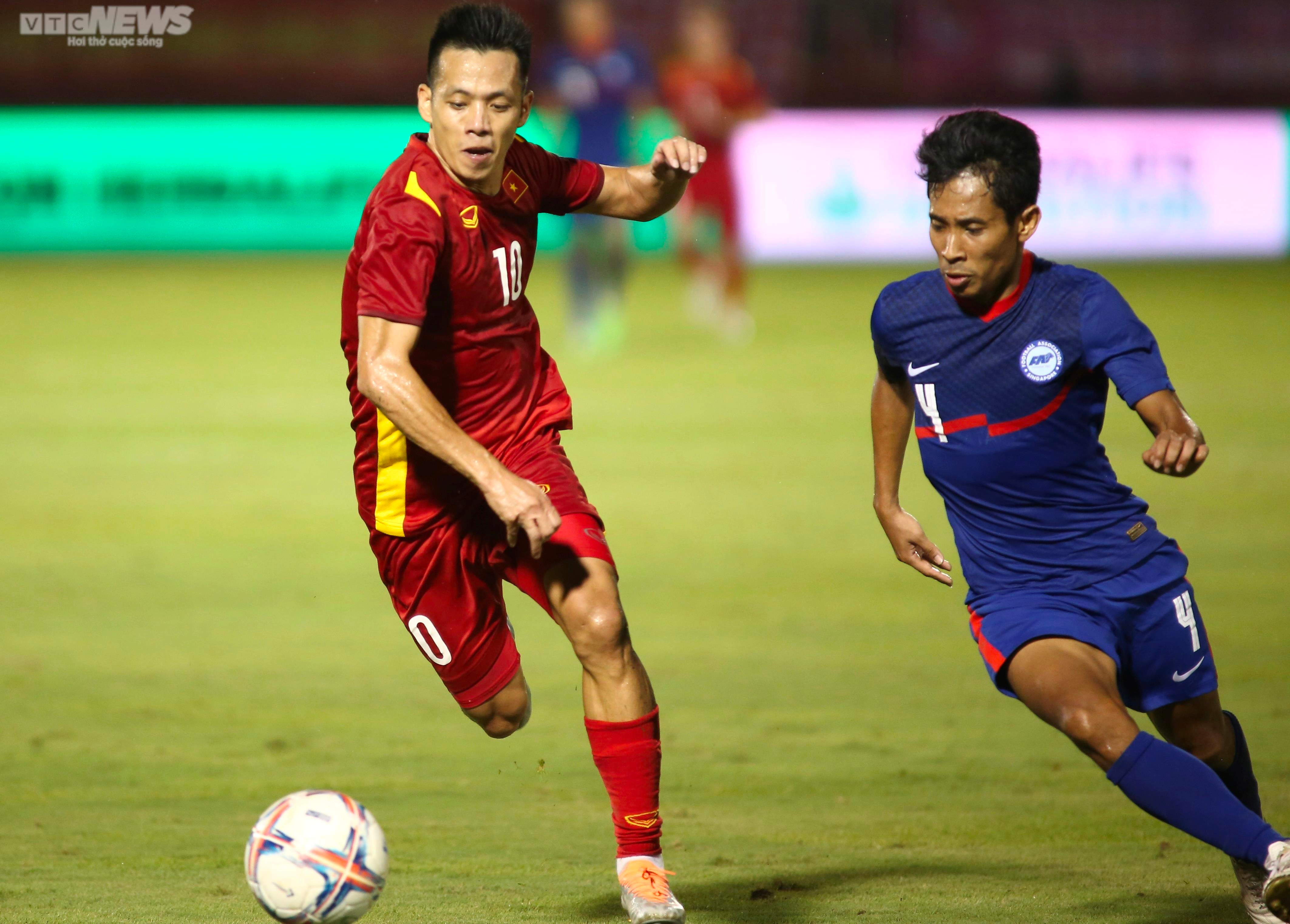 Văn Quyết tả xung hữu đột, ghi bàn đánh dấu ngày trở lại ngoạn mục - 5