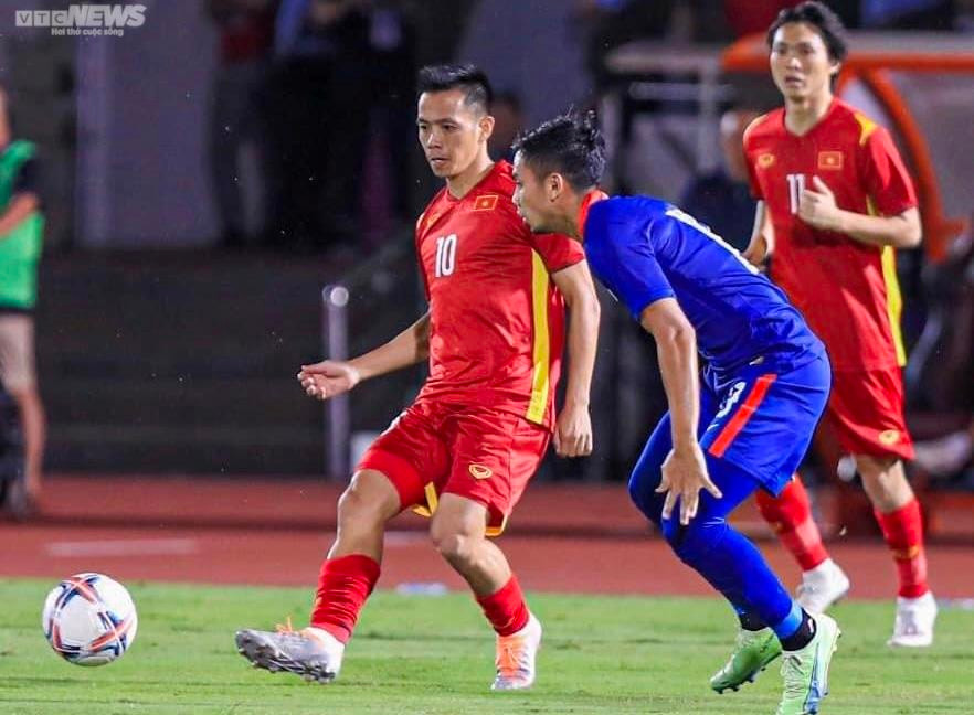 Văn Quyết tả xung hữu đột, ghi bàn đánh dấu ngày trở lại ngoạn mục - 3