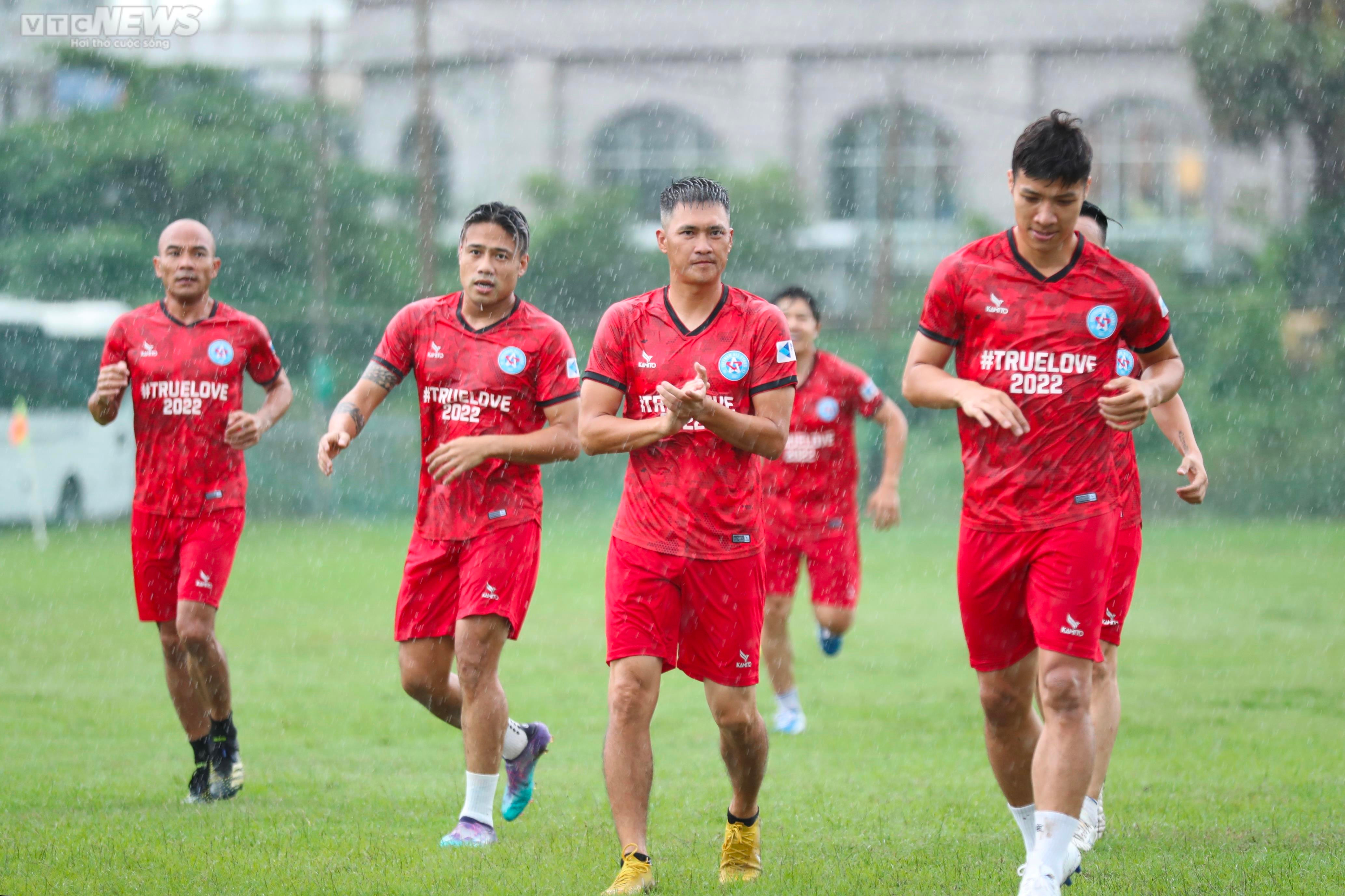 Công Vinh, Quốc Vượng, Văn Quyến tái hợp, quyết ghi bàn vào lưới nhà vô địch Đức - 3