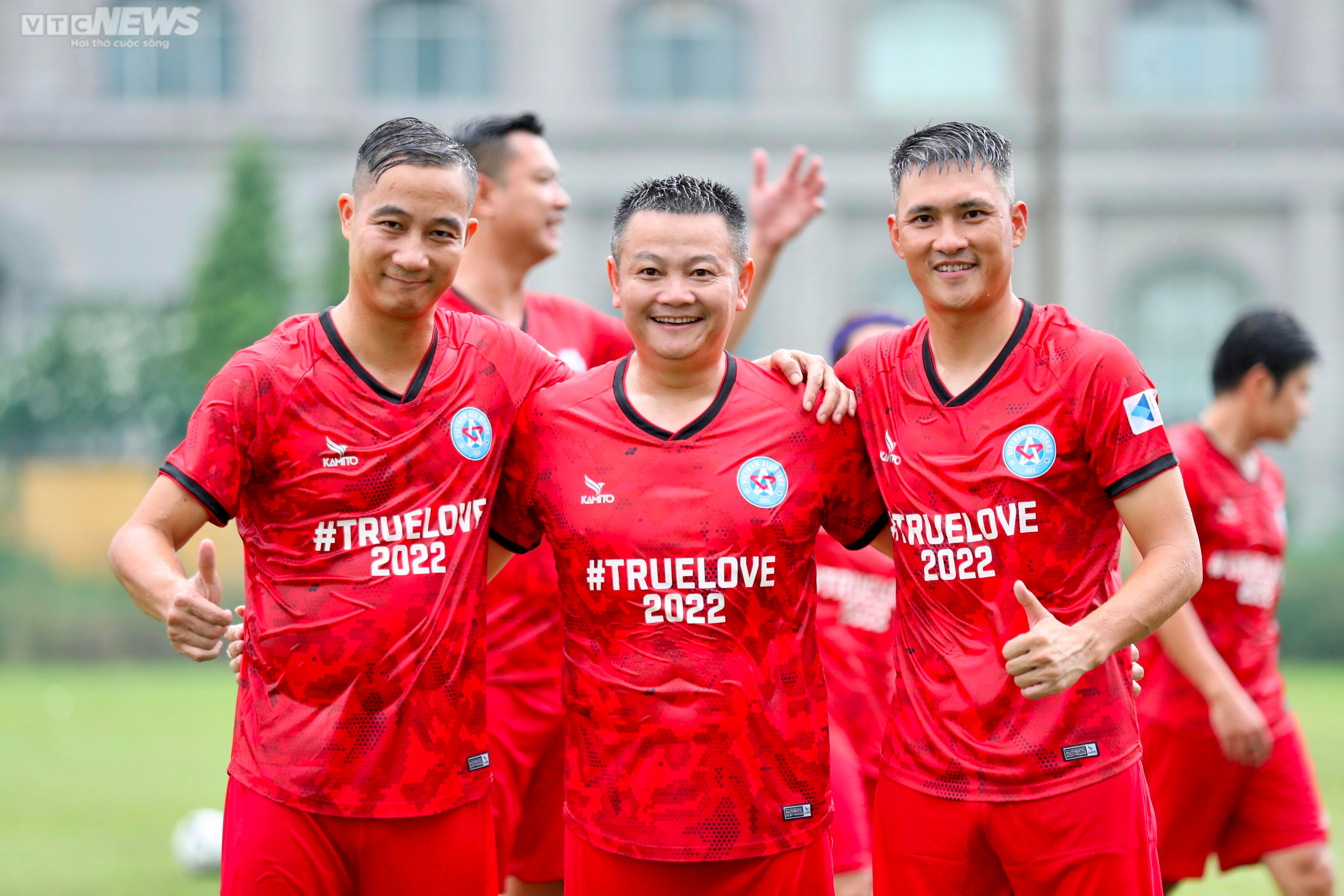 Công Vinh, Quốc Vượng, Văn Quyến tái hợp, quyết ghi bàn vào lưới nhà vô địch Đức - 1